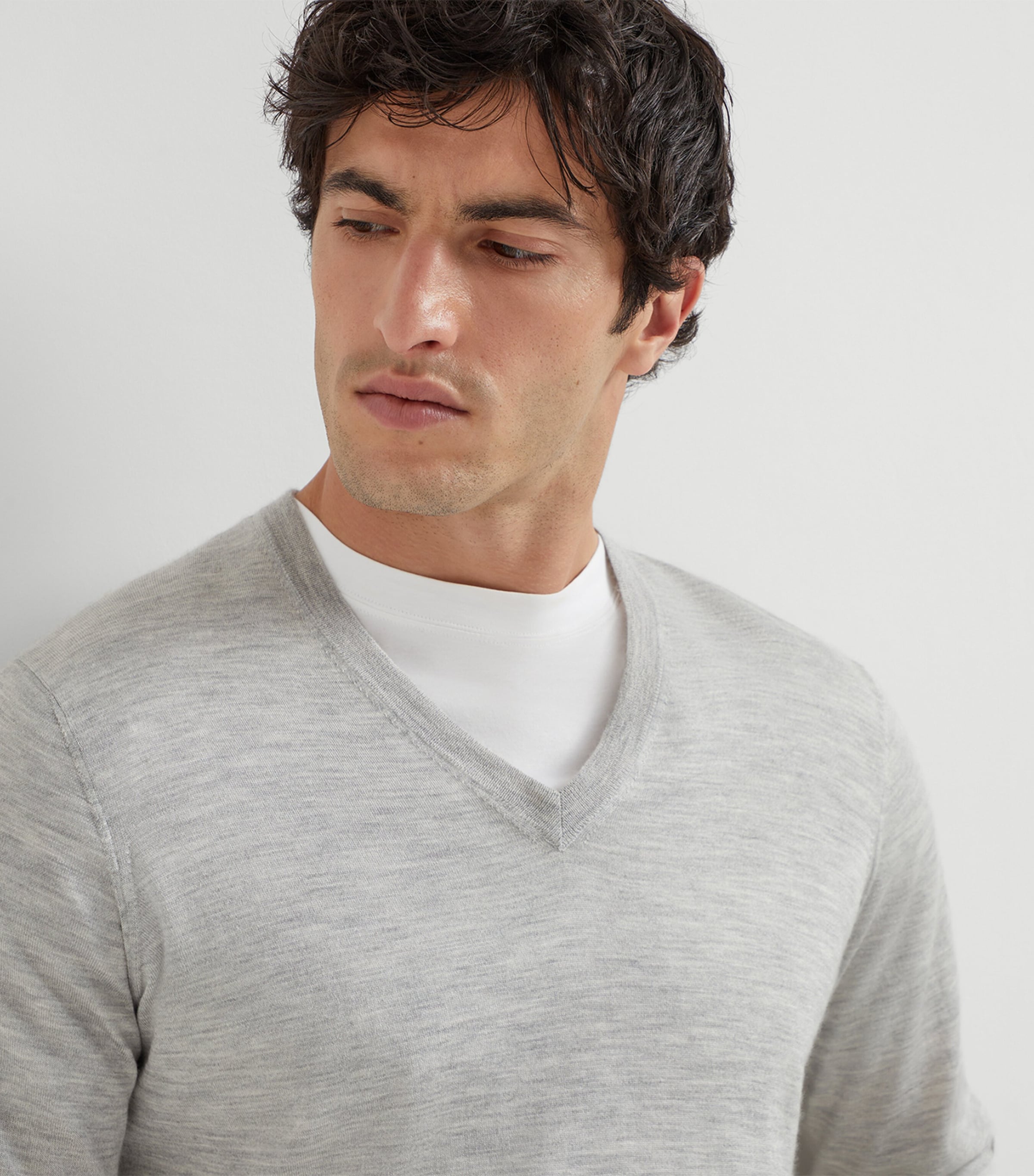 新品未使用　BRUNELLO CUCINELLI カシミヤ Vネックニット44 Brunello Cucinelli Men's Wool and Cashmere V-Neck Sweater | Neiman