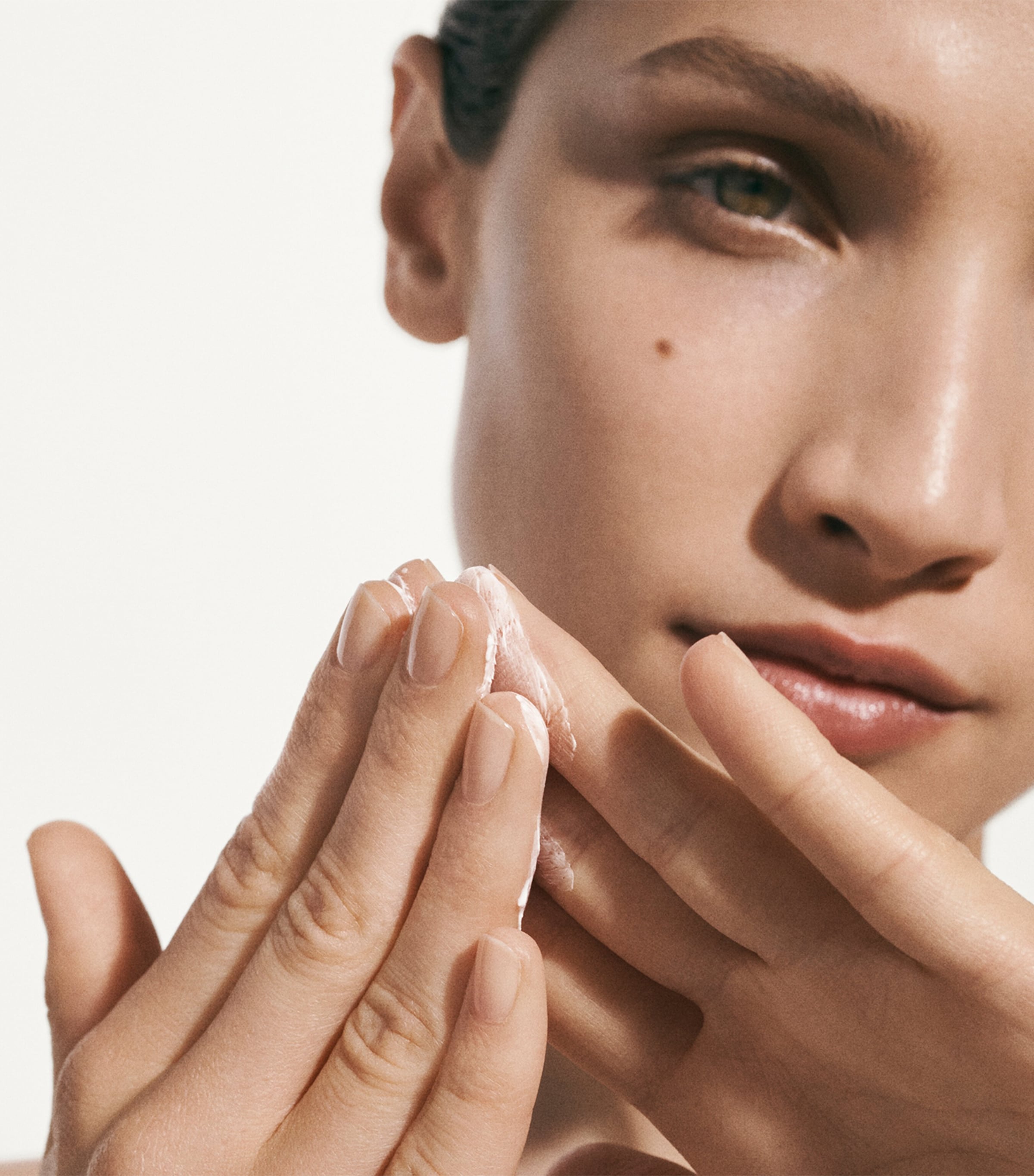 Crème de la Mer Moisturizing Cream (500ml) NO COLOUR Image 2