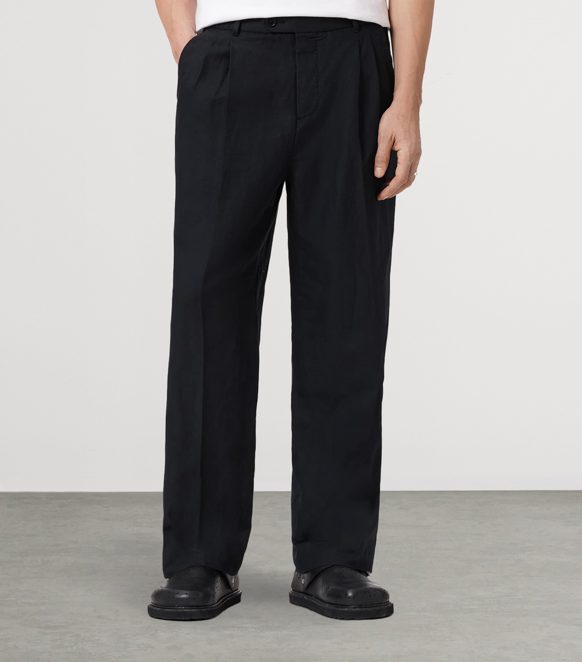 AllSaints Mens Linen-Organic Cotton Roland Straight Trousers Faded Black Image 5