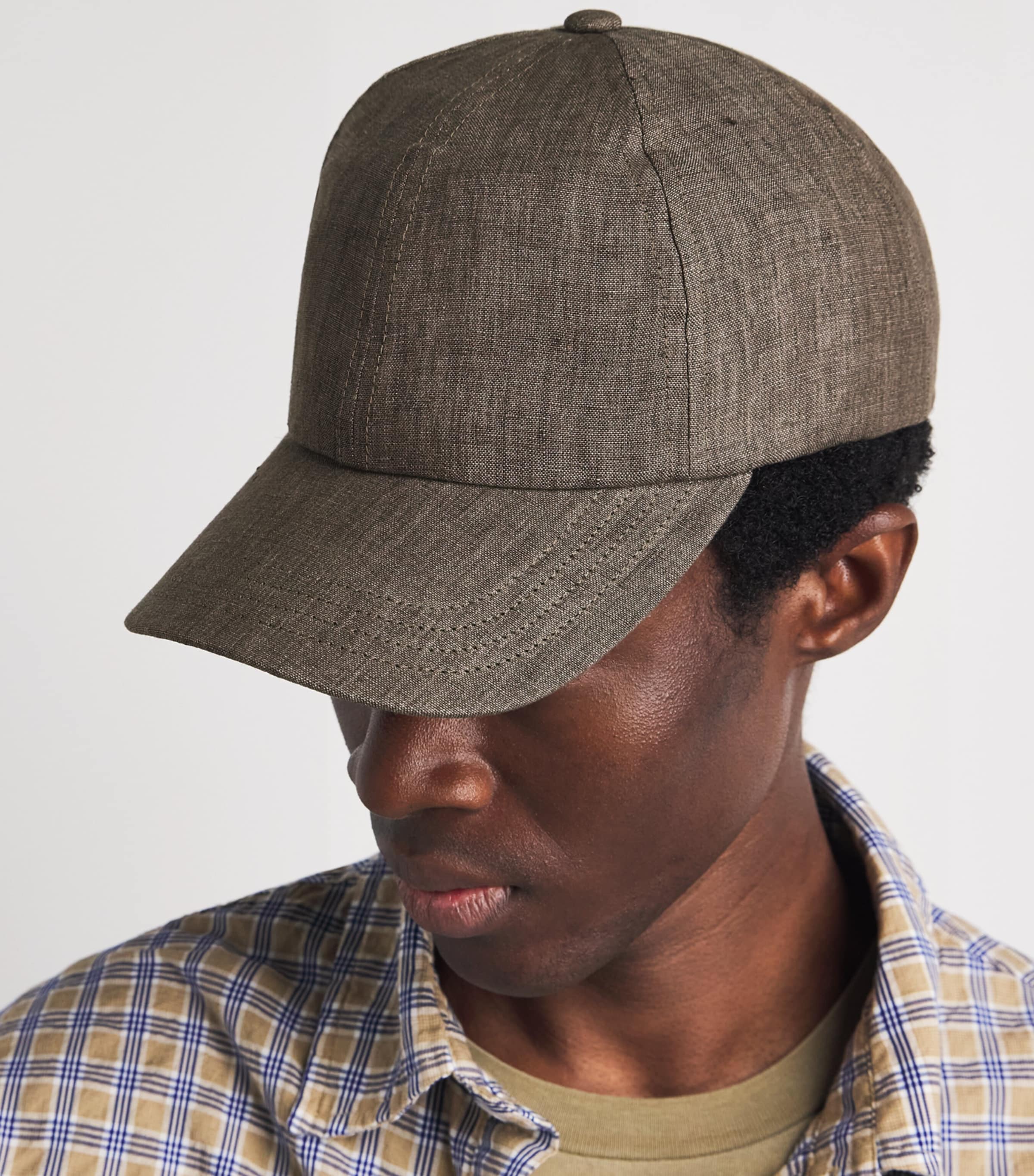 Sunspel Linen Cap Brgw Dark Walnu Image 2