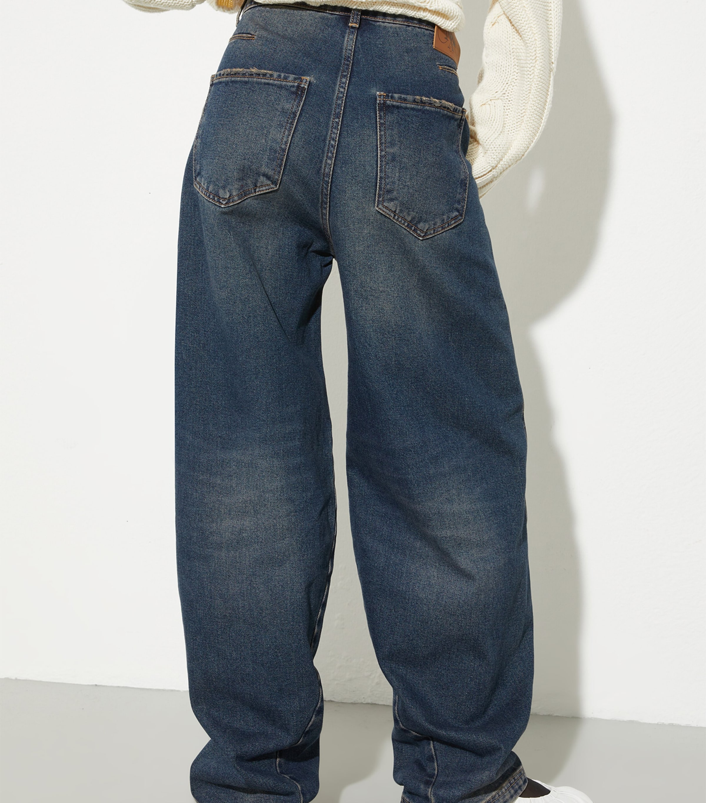 MAX&Co. Womens Re-Edit High-Rise Barrel-Leg Jeans Navy Image 4