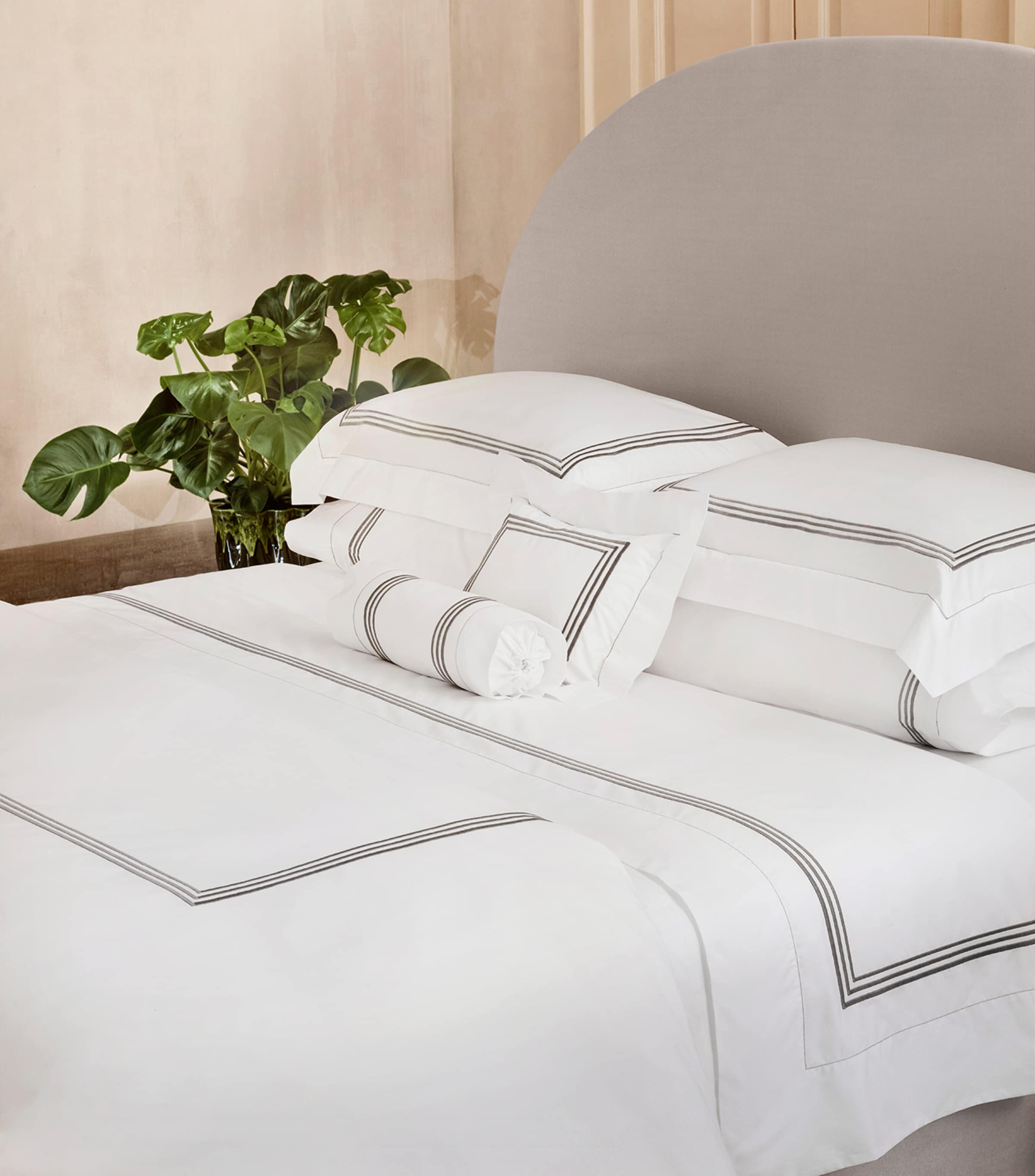 Tre Righe Super King Duvet Cover (260cm x 220cm) WHT/CHARCOAL Image 2