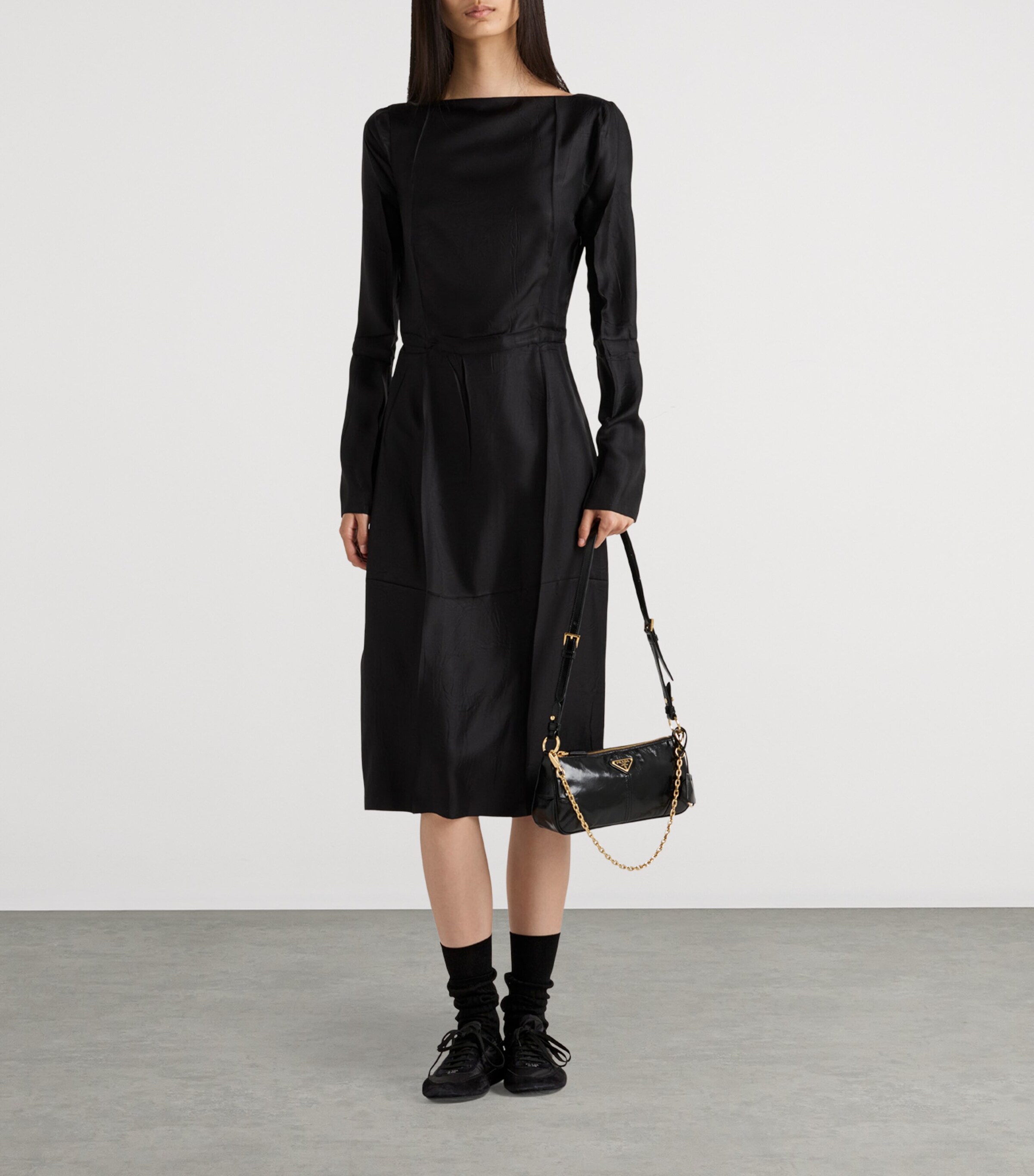 Medium Leather Re-Edition 2002 Shoulder Bag F0002 Image 2