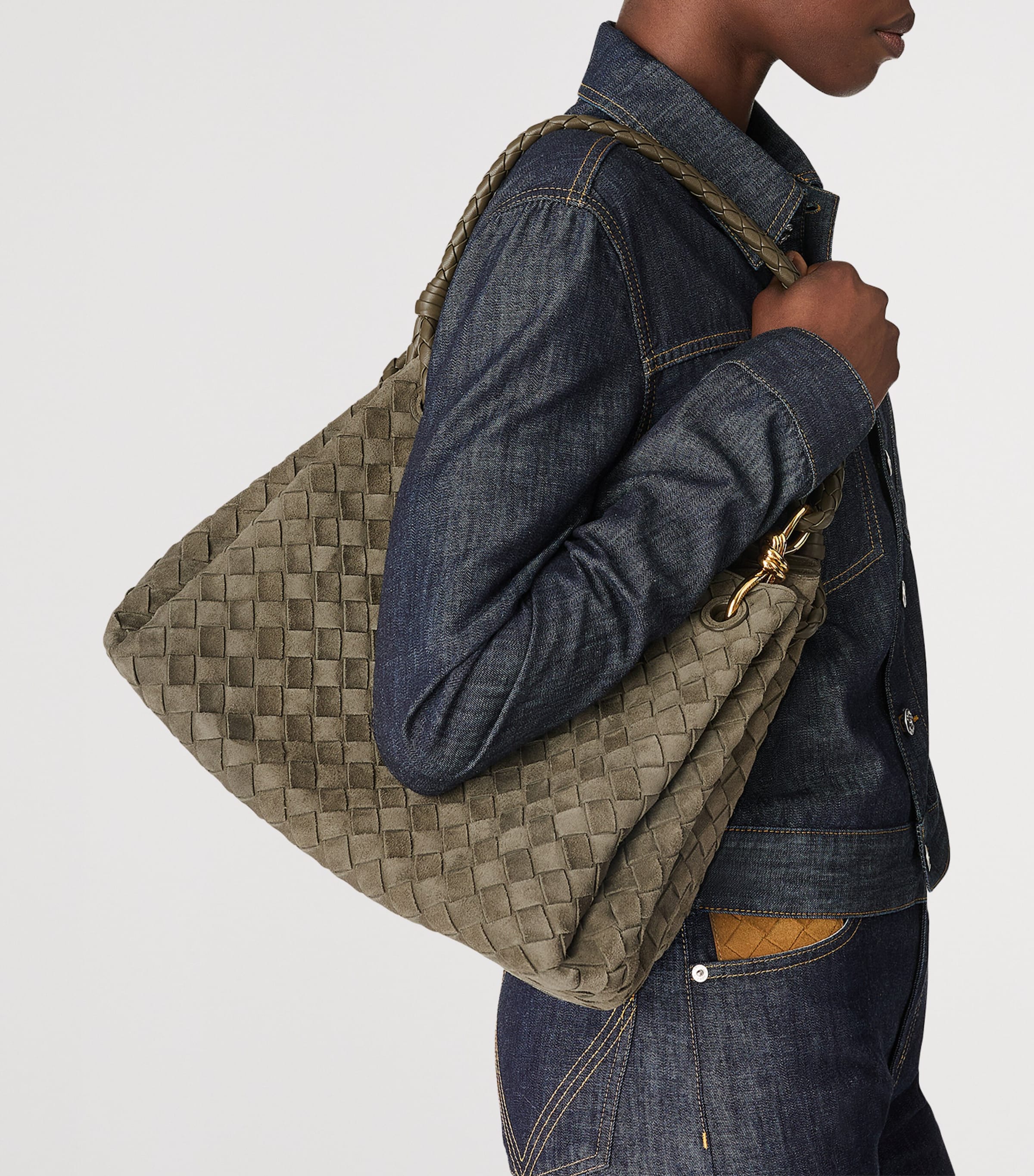 トートバッグ BOTTEGA VENETA TWO-TONE SUEDE AD MAXI PARACHUTE SHOPPING BAG BOTTEGA VENETA Maxi Parachute embellished leather-trimmed