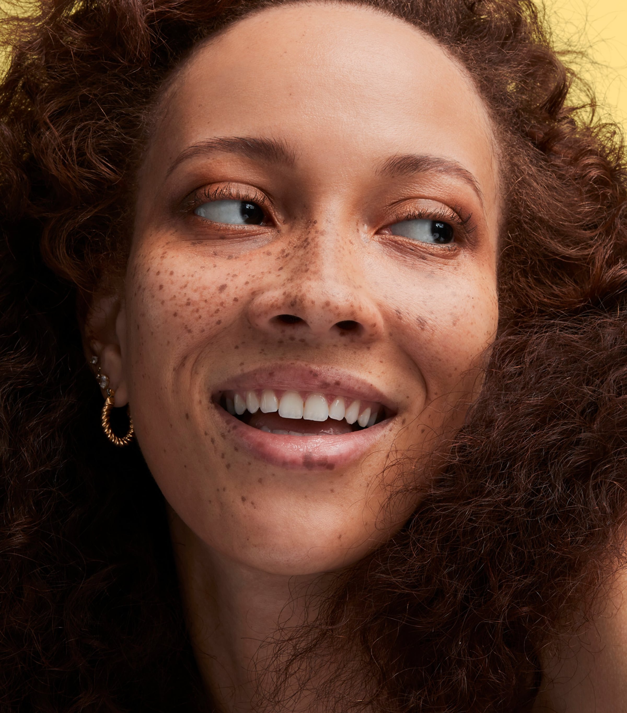 Studio Radiance Face and Body Foundation C4 Image 4