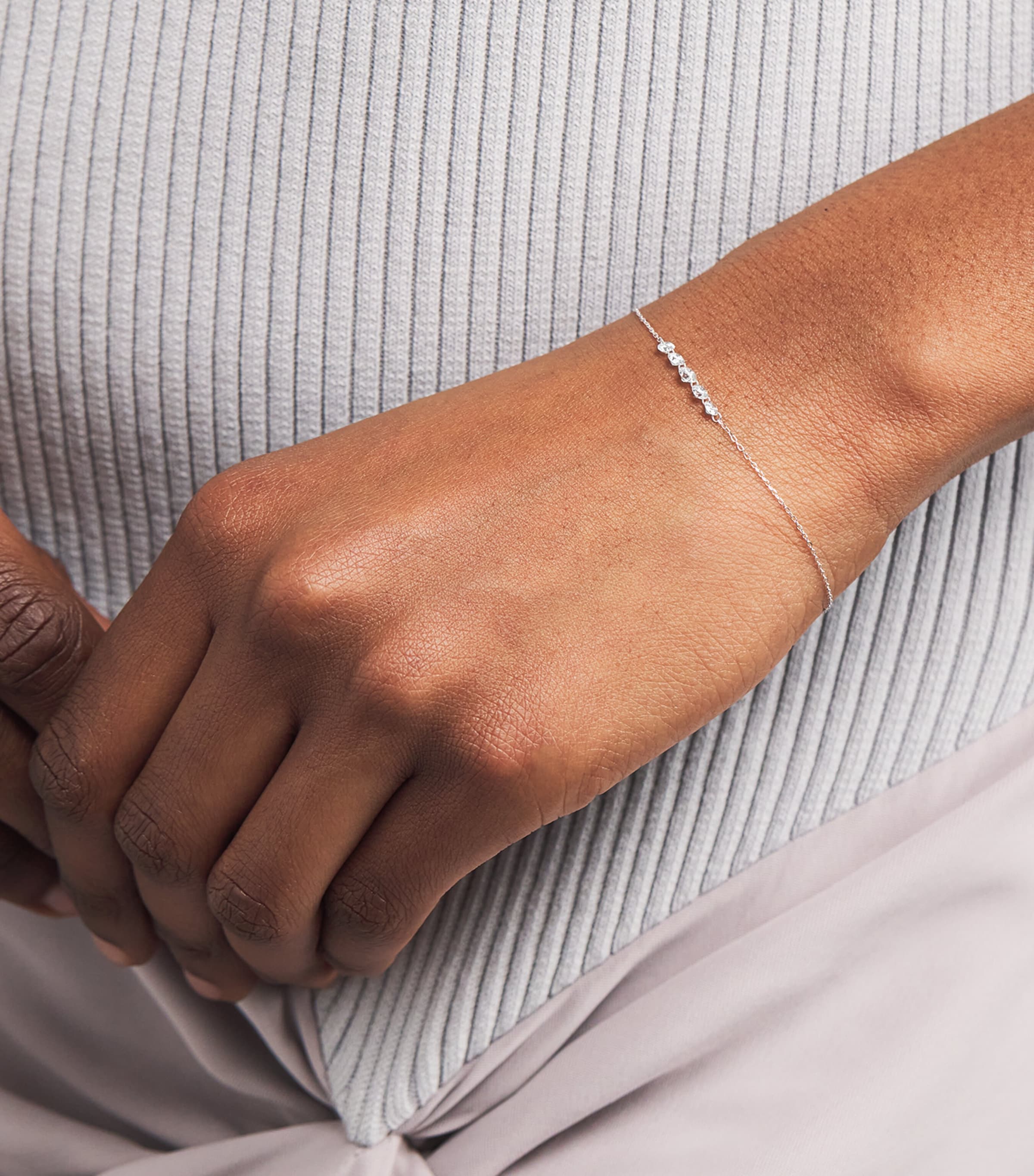 White Gold and Diamond 5-Stone Danaé Gradient Bracelet WHITE GOLD Image 2