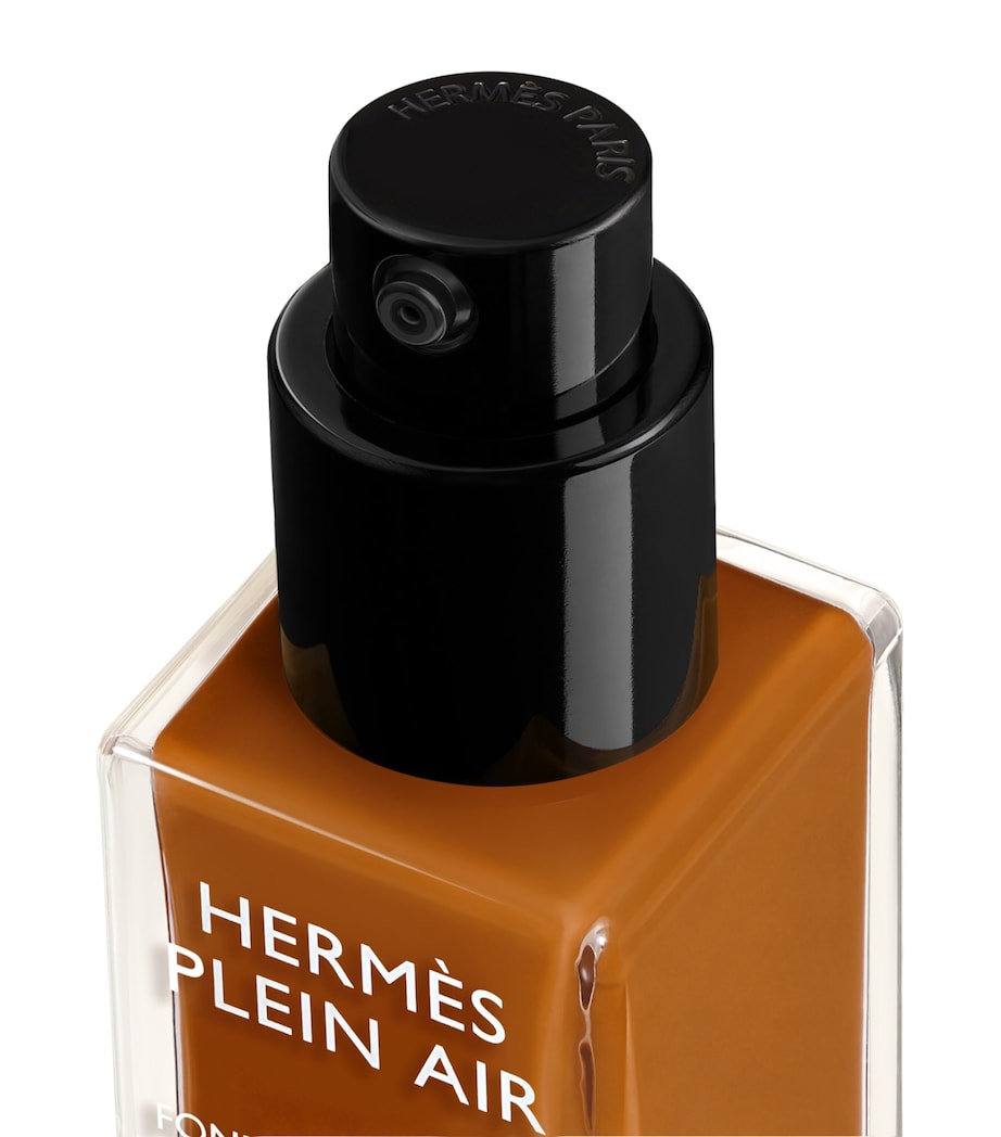 Plein Air Luminous Matte Skincare Foundation GOLD Image 4