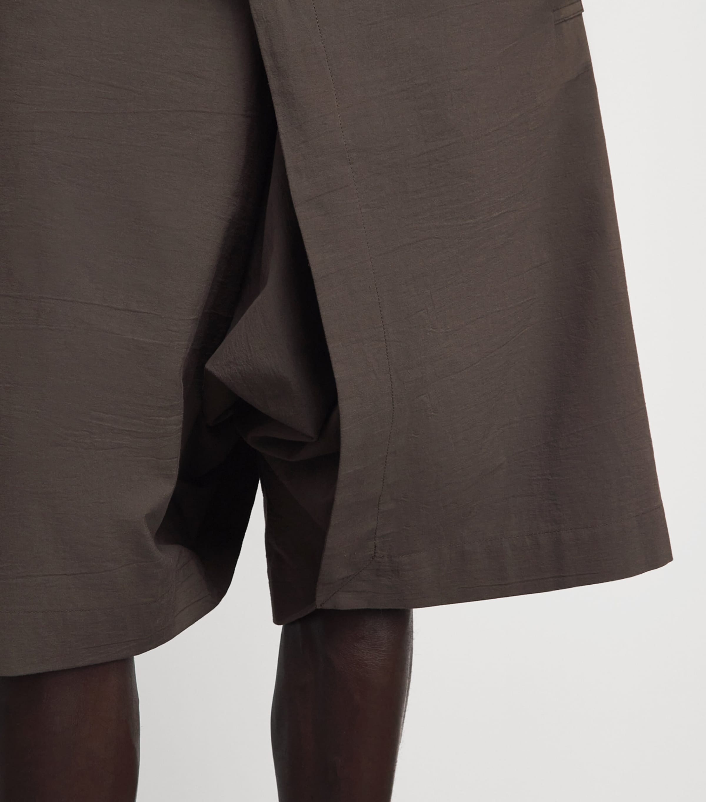 IM MEN Mens Wide-Leg Chino Shorts Dark Brown Image 3