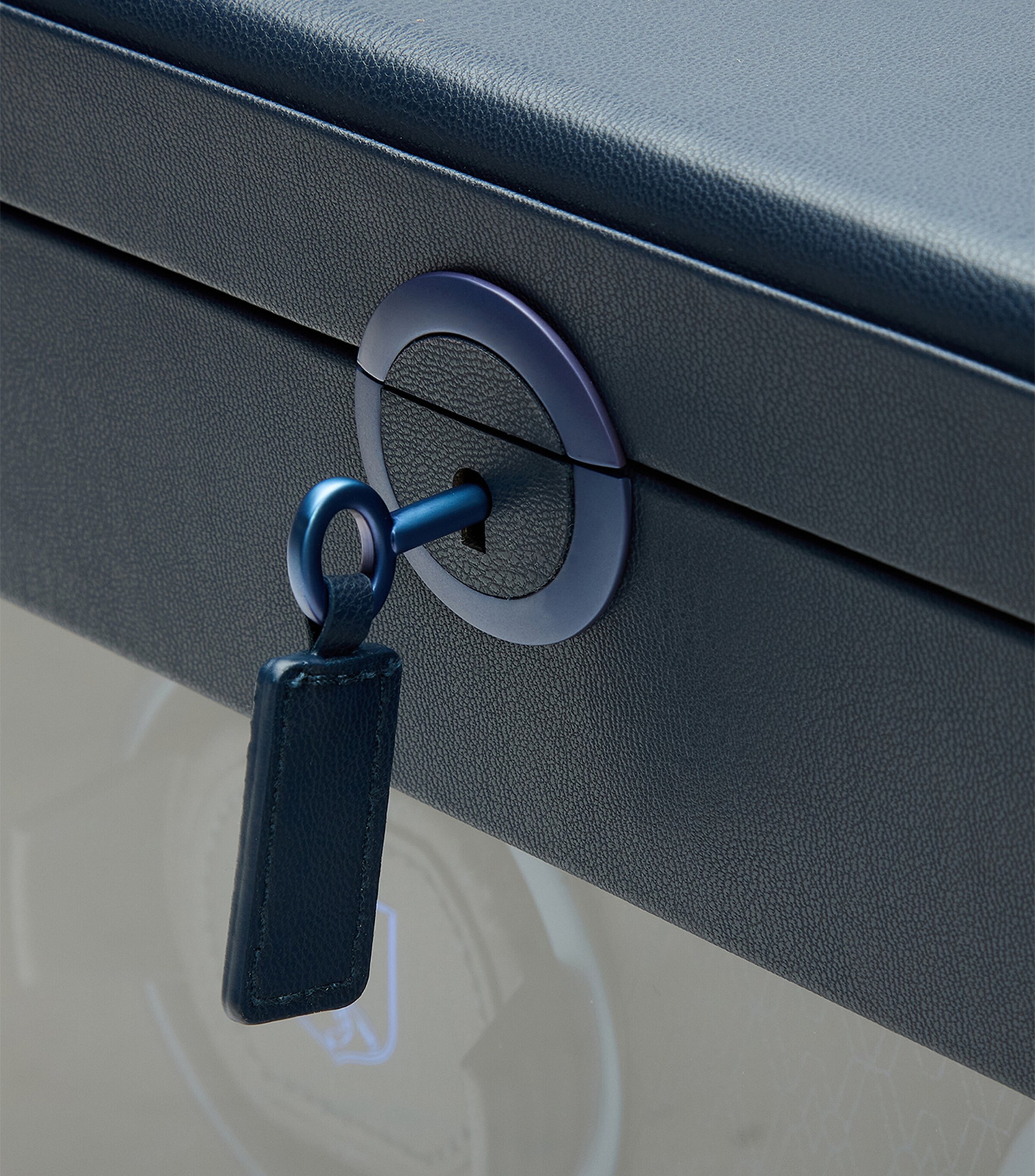 Earth Triple Watch Winder MIDNIGHT BLUE Image 8