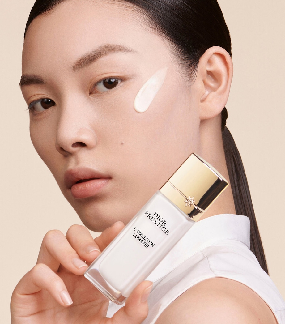 Dior Prestige L'Émulsion Lumière (50ml) WHITE Image 2