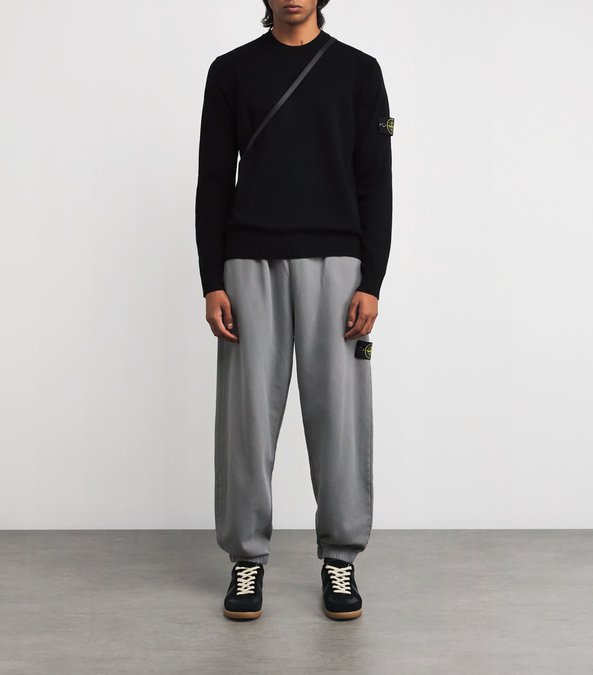 Wool-Blend Crew-Neck Sweater V0020 Image 2