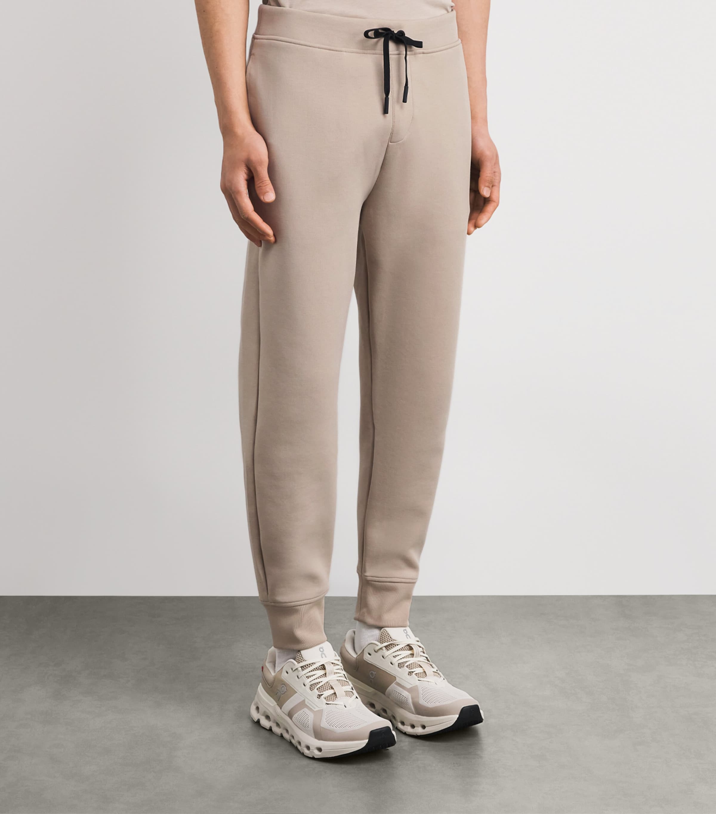 Focus Tech Sweatpants DESERT Image 3