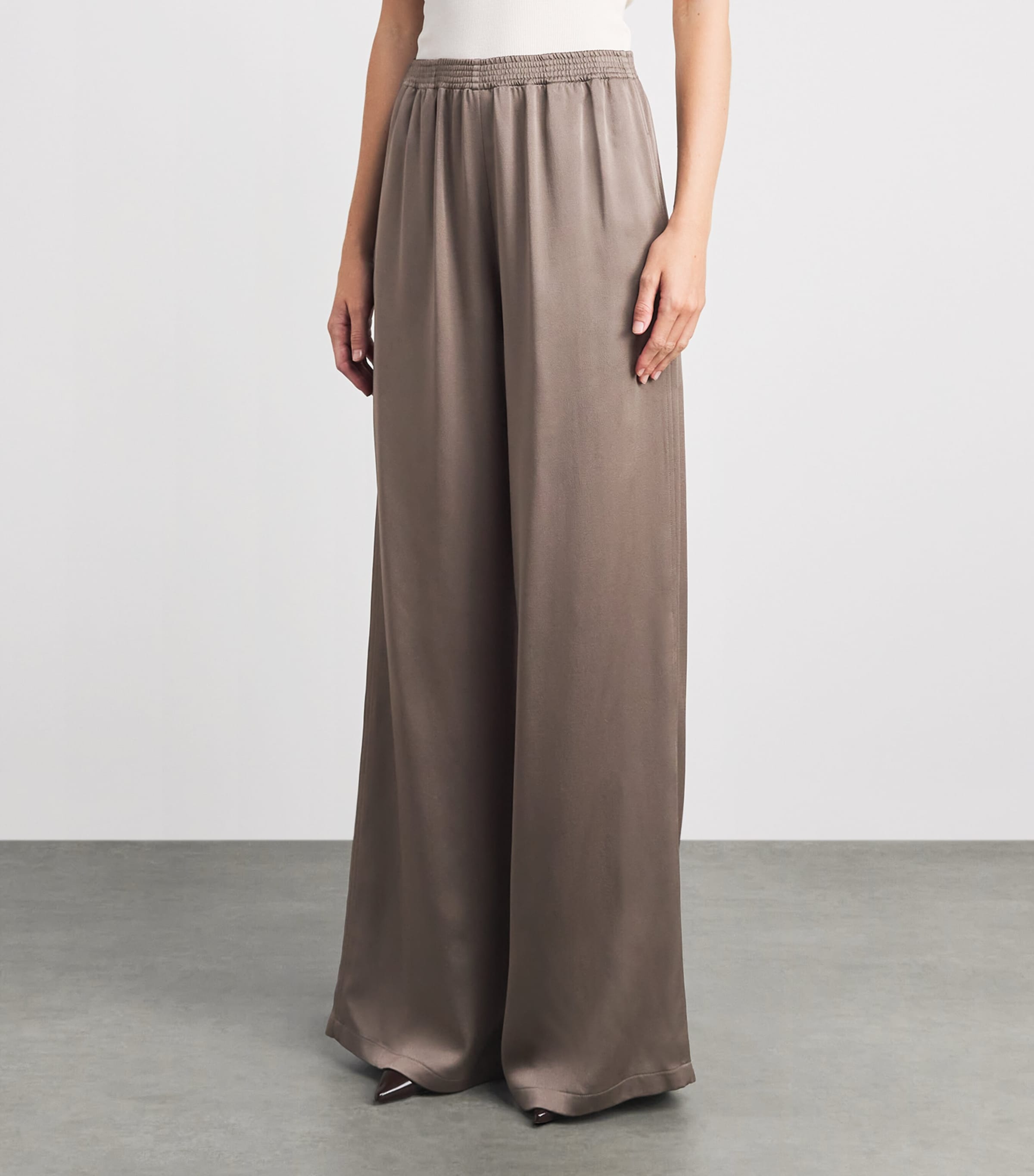 Fabiana Filippi Womens Elasticated-Waistband Flared Trousers Falco Image 4