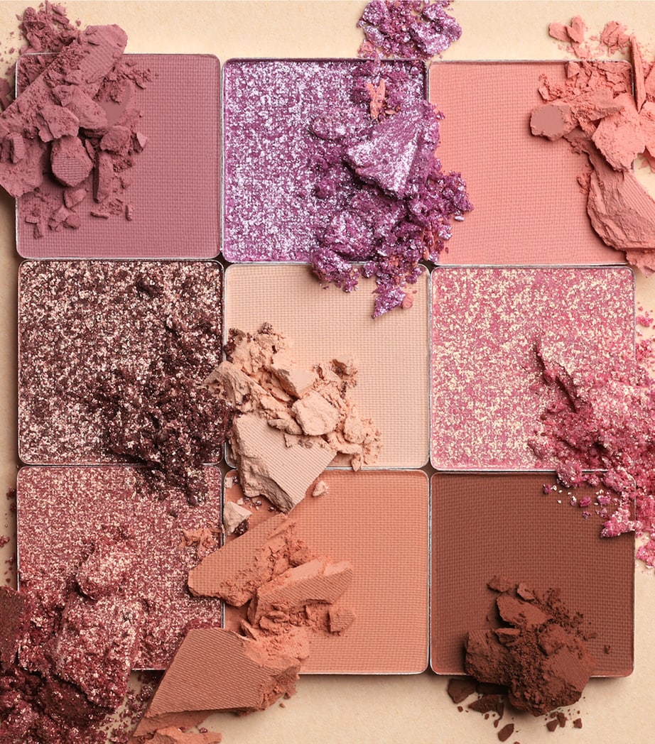 Light Nude Obsessions Eyeshadow Palette LIGHT Image 3