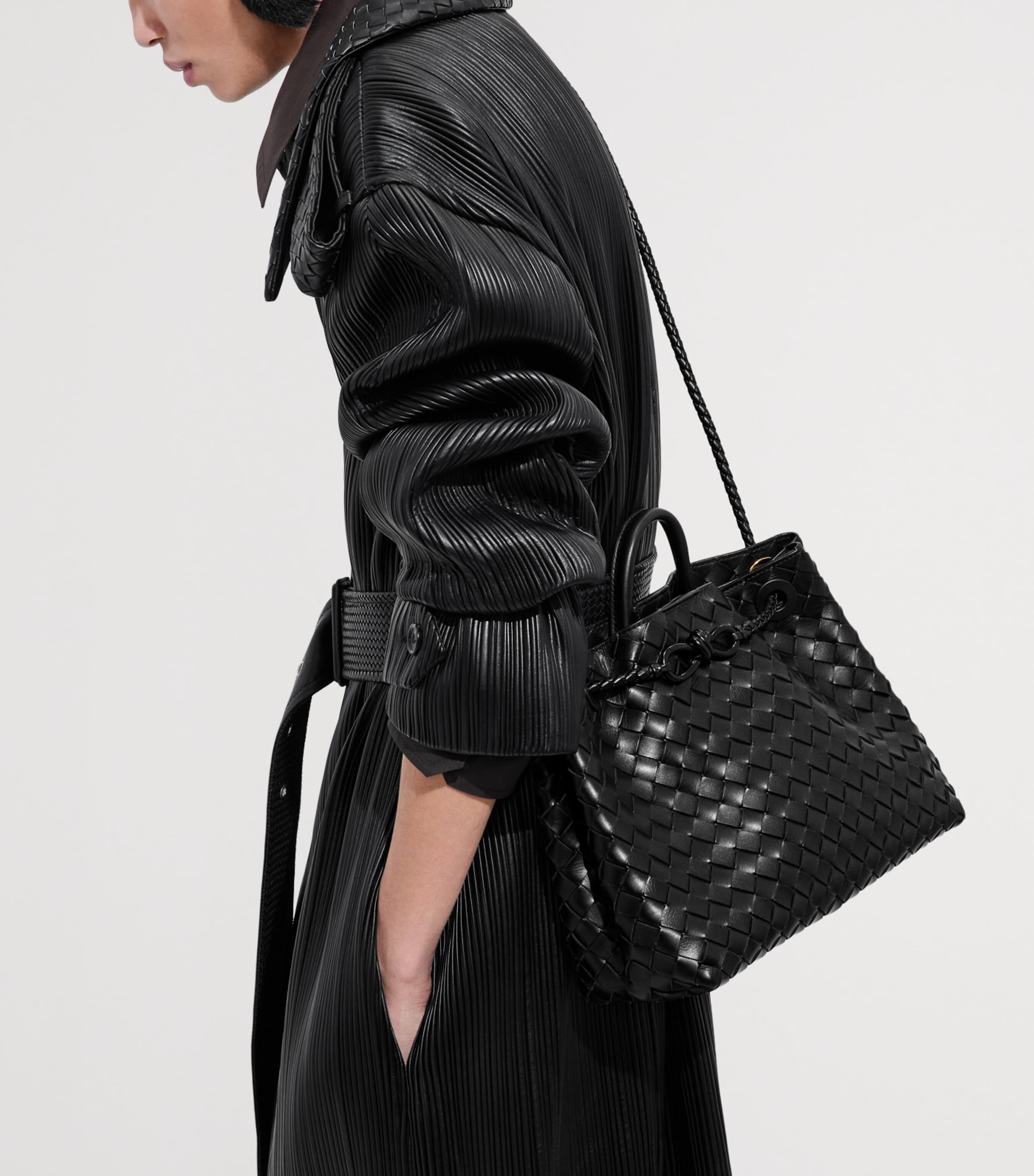 Bottega Veneta Medium Andiamo Shoulder Bag Image 2