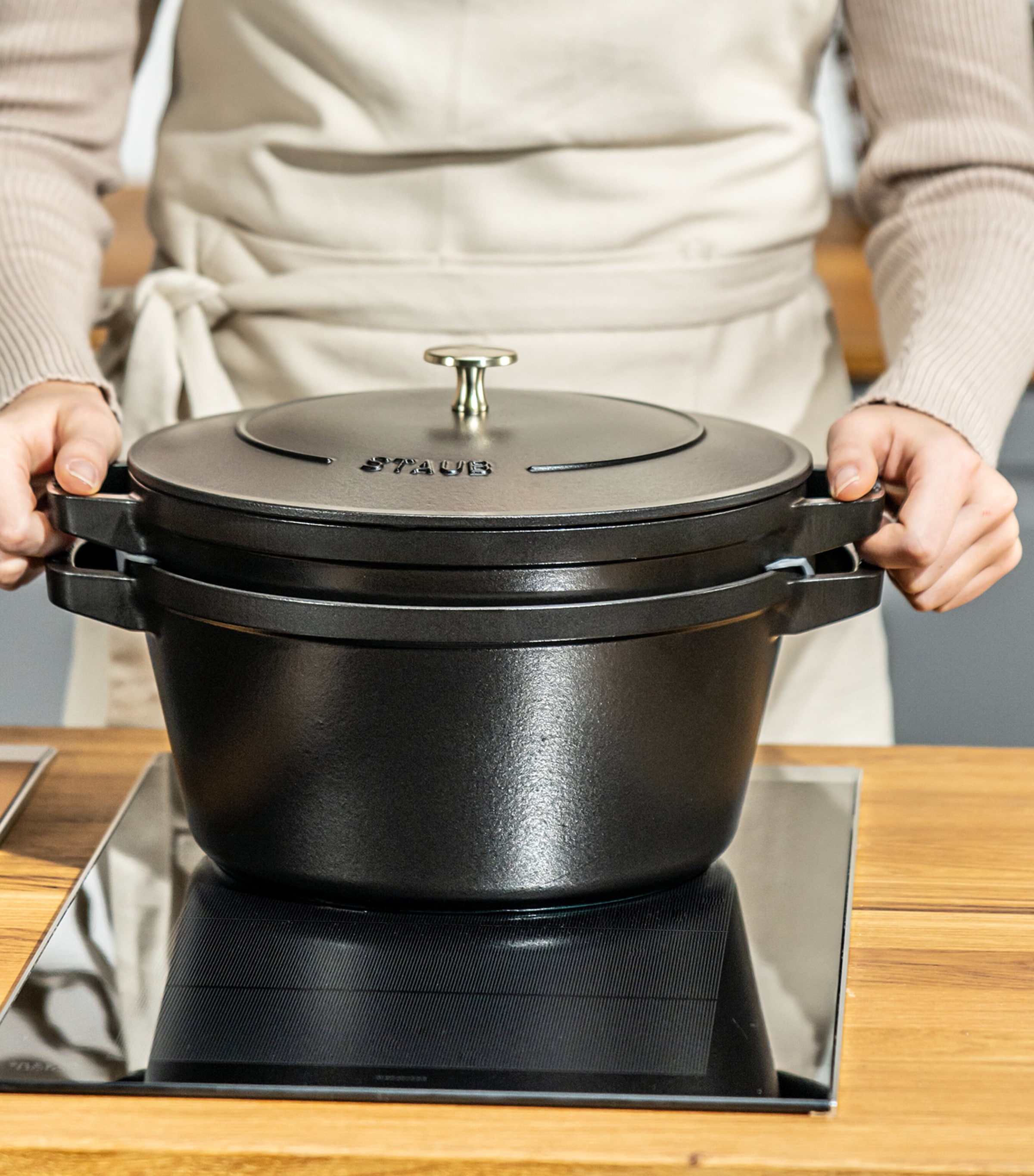 Staub 2-Piece Round Stackable Cocotte Set Black Image 6