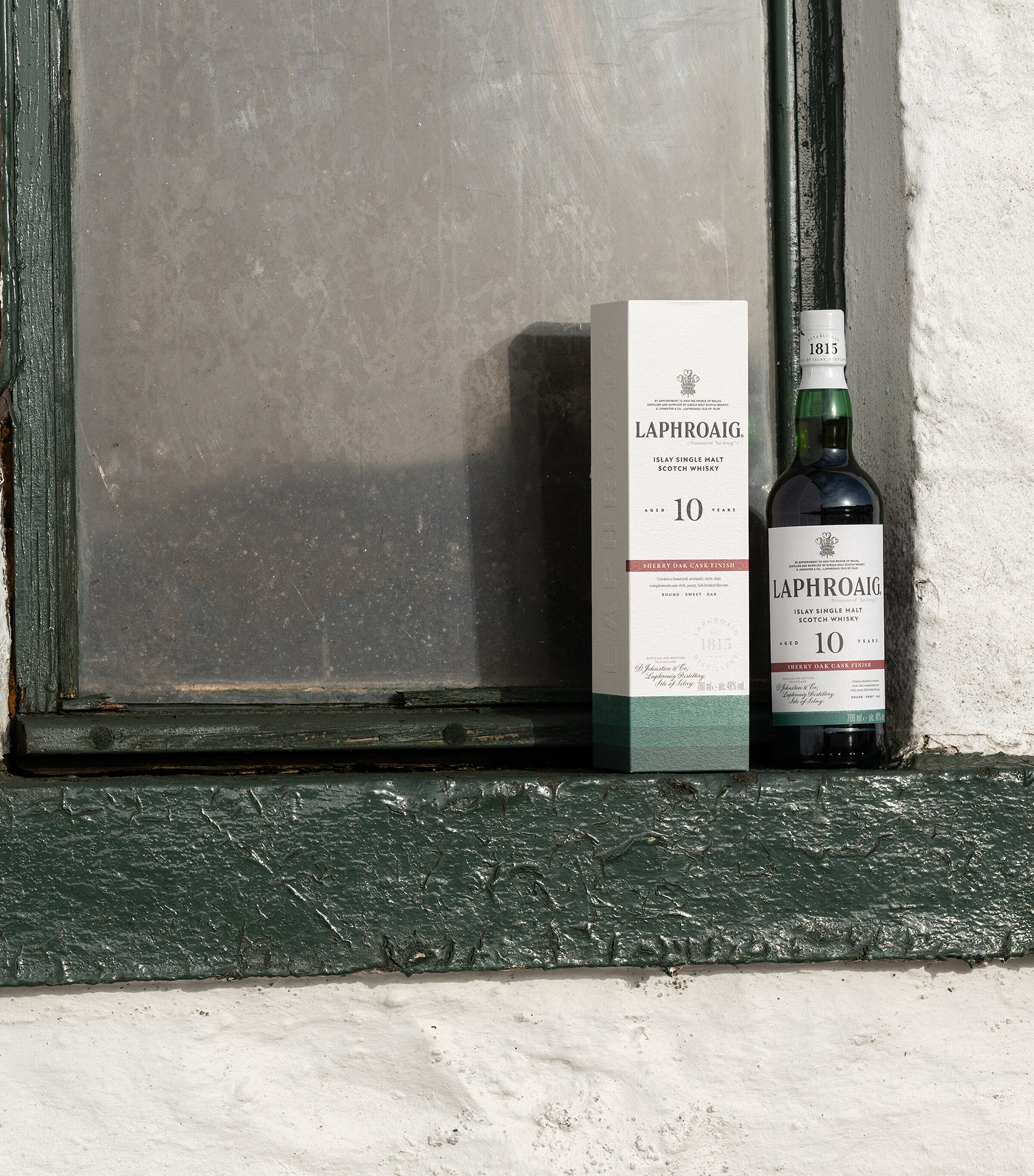 Laphroaig 10-Year-Old Sherry Oak Scotch Whisky (70cl) Image 4