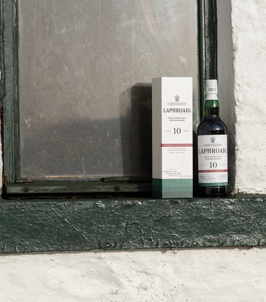 Laphroaig 10-Year-Old Sherry Oak Scotch Whisky (70cl) Image 4