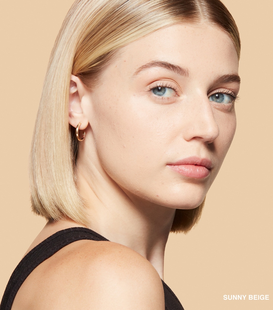 Sheer Finish Pressed Powder SUNNY BEIGE Image 5