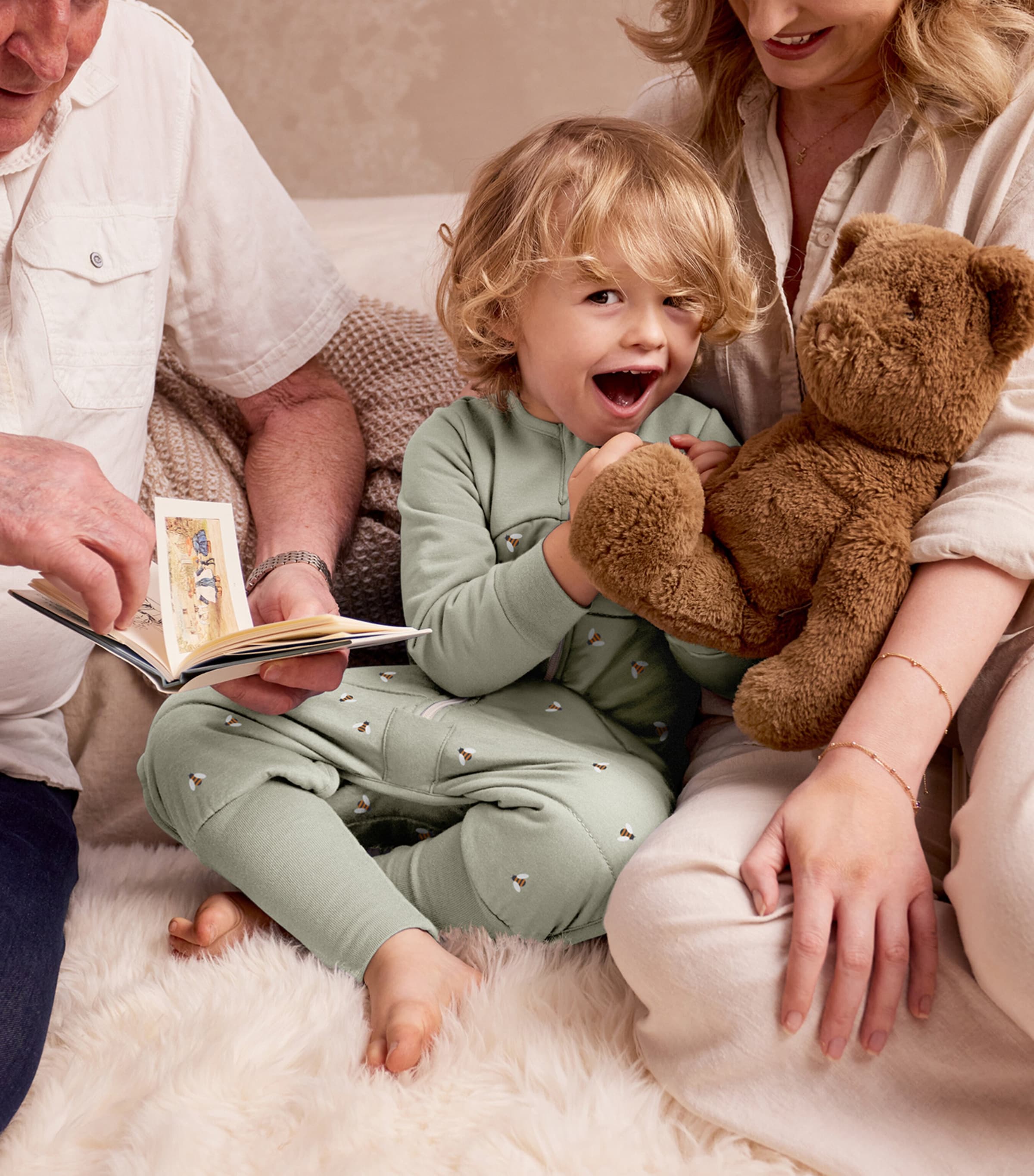 Love to Dream 2.5 Tog Stretch-Cotton Bee Playsuit (12-24 Months) Olive Image 3
