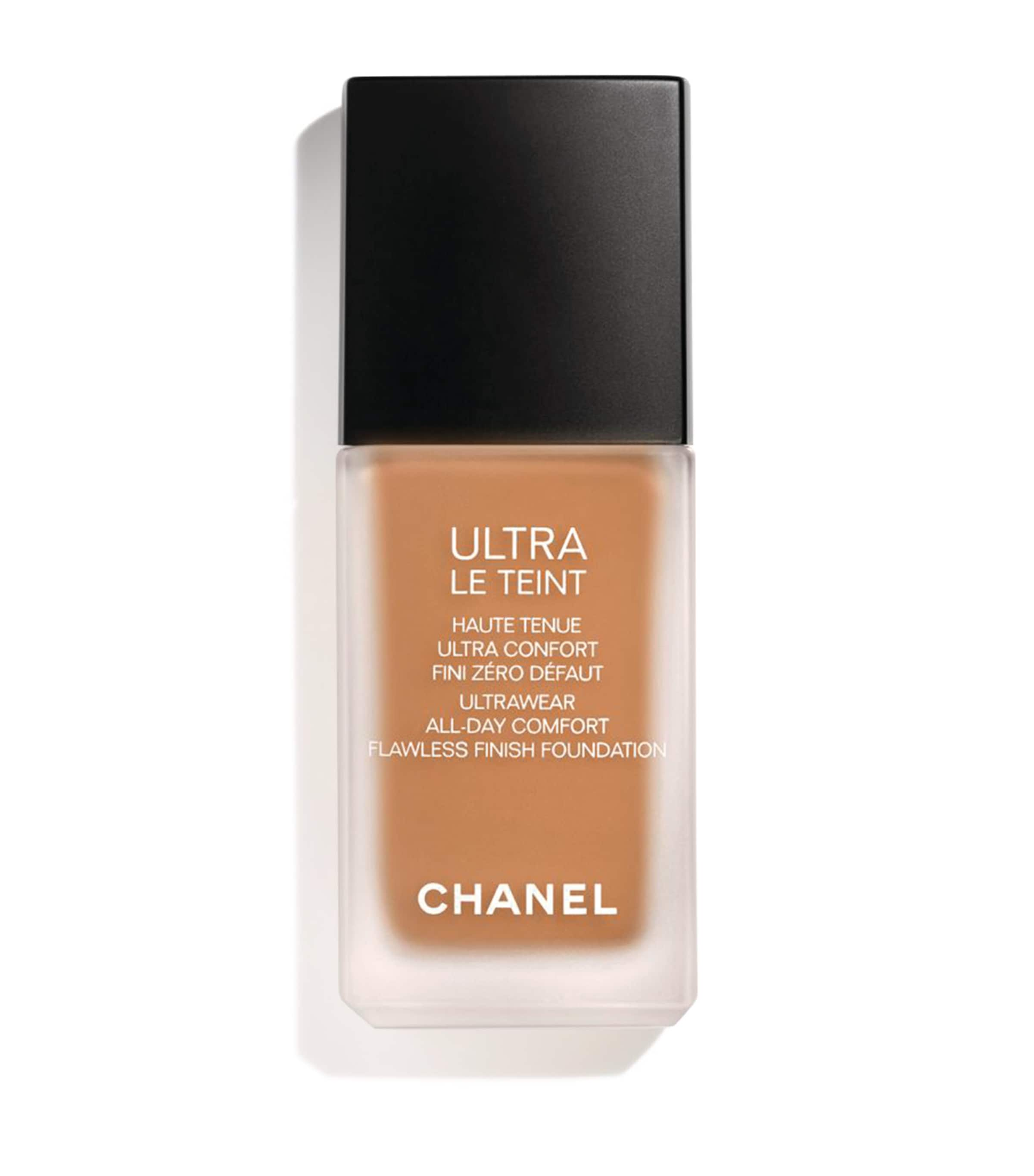 Shop Chanel Ultra Le Teint Fluide Ultrawear - All-day Comfort - Flawless Finish Foundation In Neutral