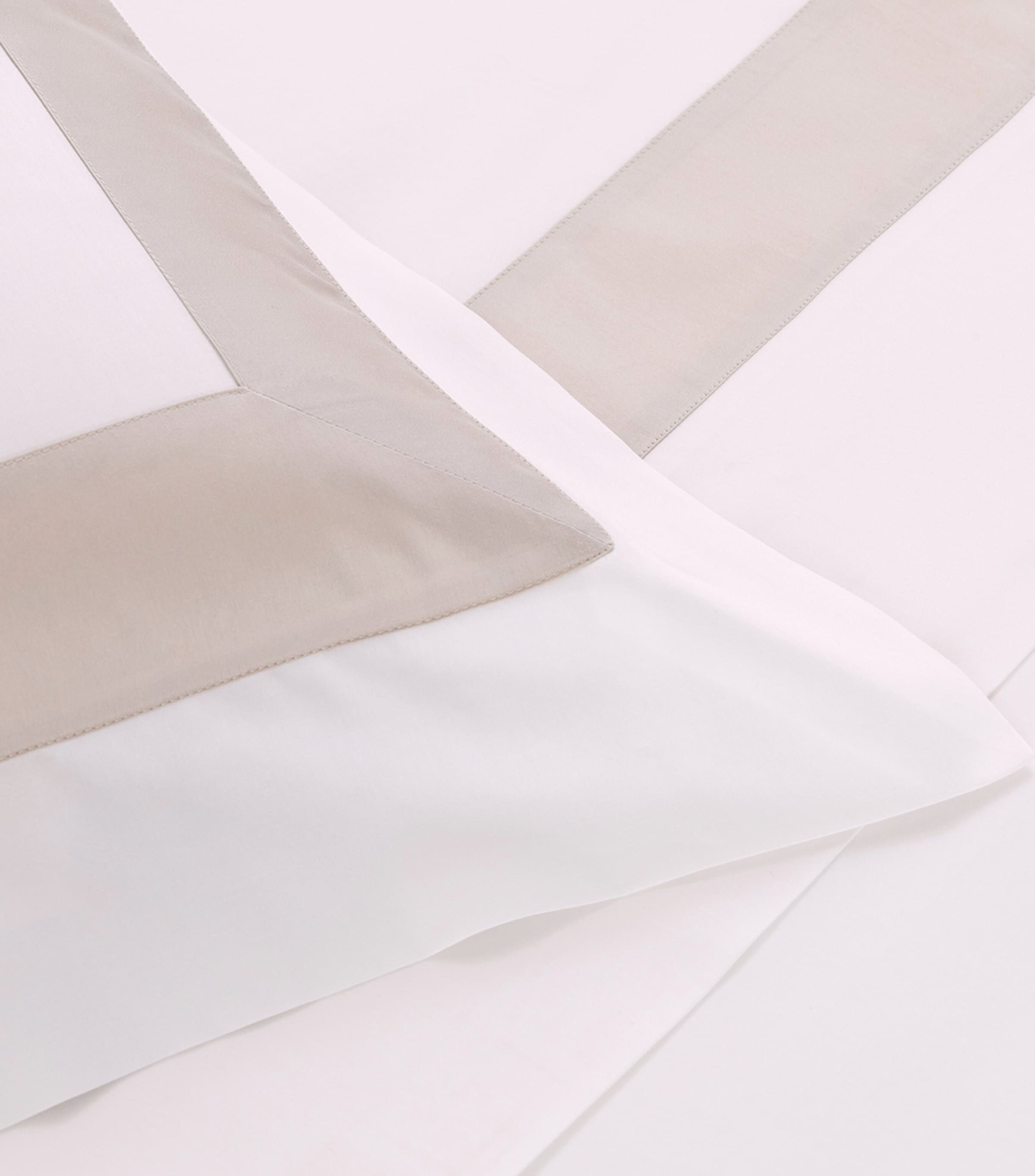 Frette Cotton Breeze Border Square Pillowcase (65cm x 65cm) Milk/greige Image 4