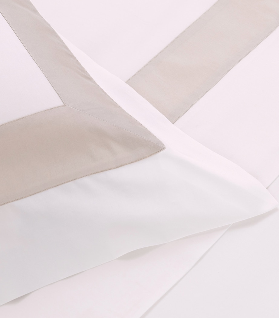 Frette Cotton Breeze Border Square Pillowcase (65cm x 65cm) Milk/greige Image 4