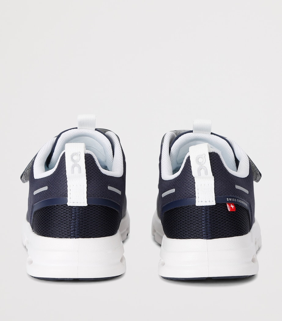 ON Running Cloud Play Trainers Navy Image 4