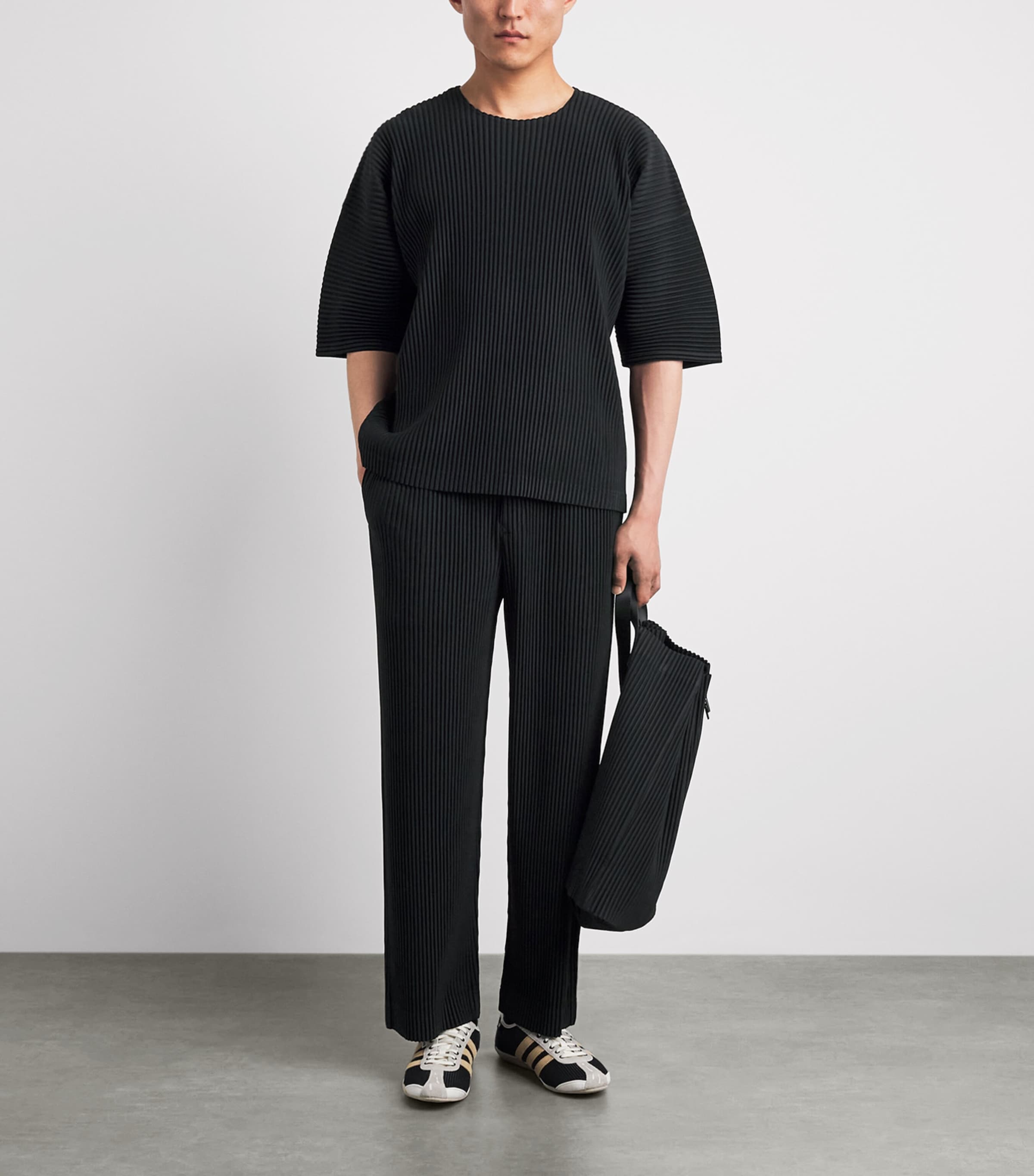 Homme Plissé Issey Miyake Mens Pleated Short-Sleeve T-Shirt Black Image 2