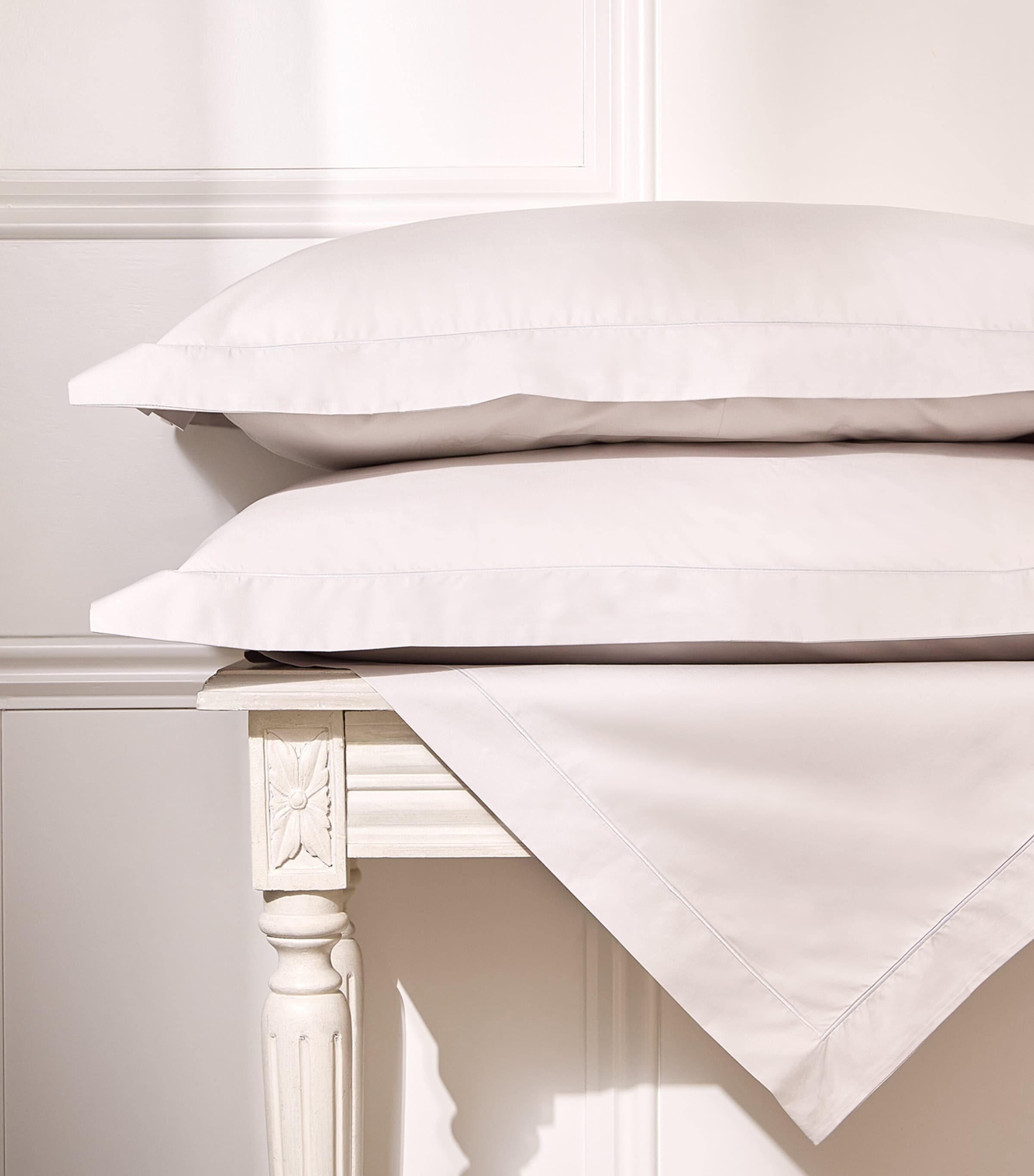 Harrods of London Chester King Pillowcase Pair (50cm x 90cm) Cool Grey Image 6