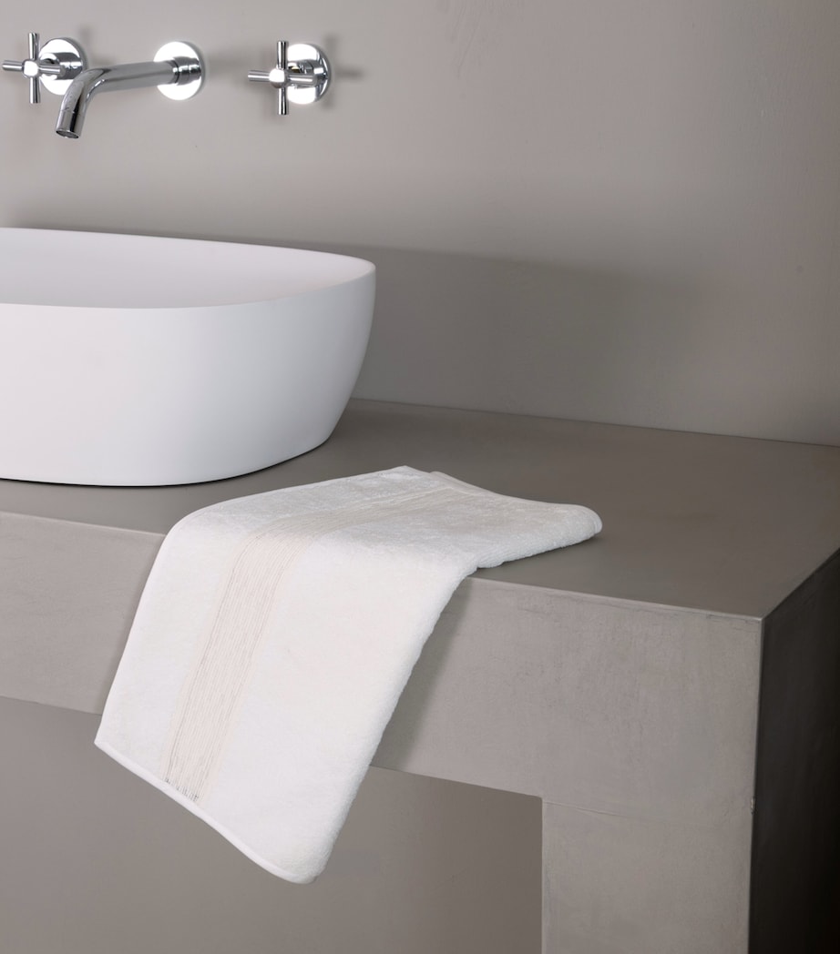 Frette Balance Lace Guest Towel (40cm x 60cm) Milk Image 2
