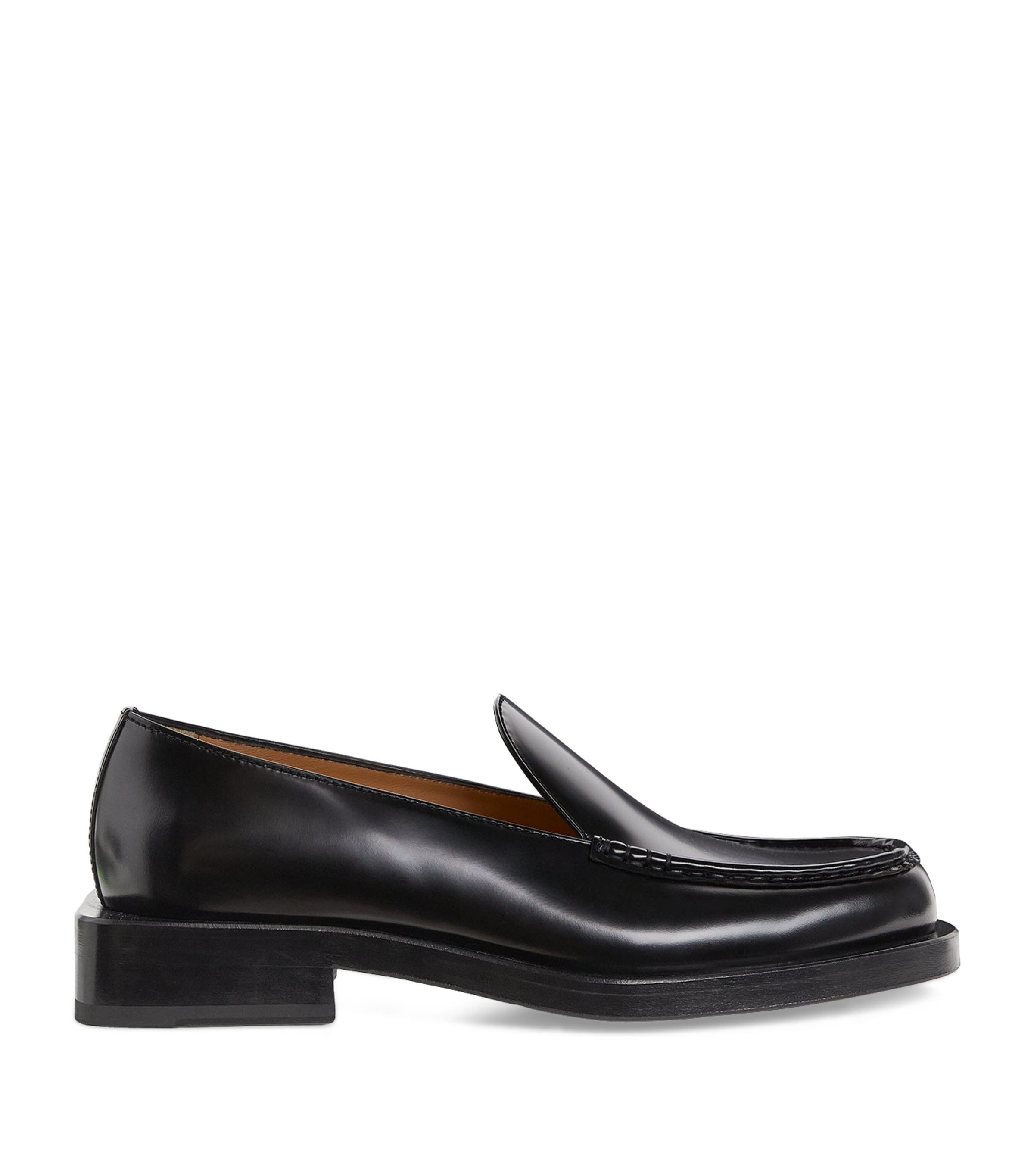 Jacquemus Round Toe Loafers Shiny Finish In Black