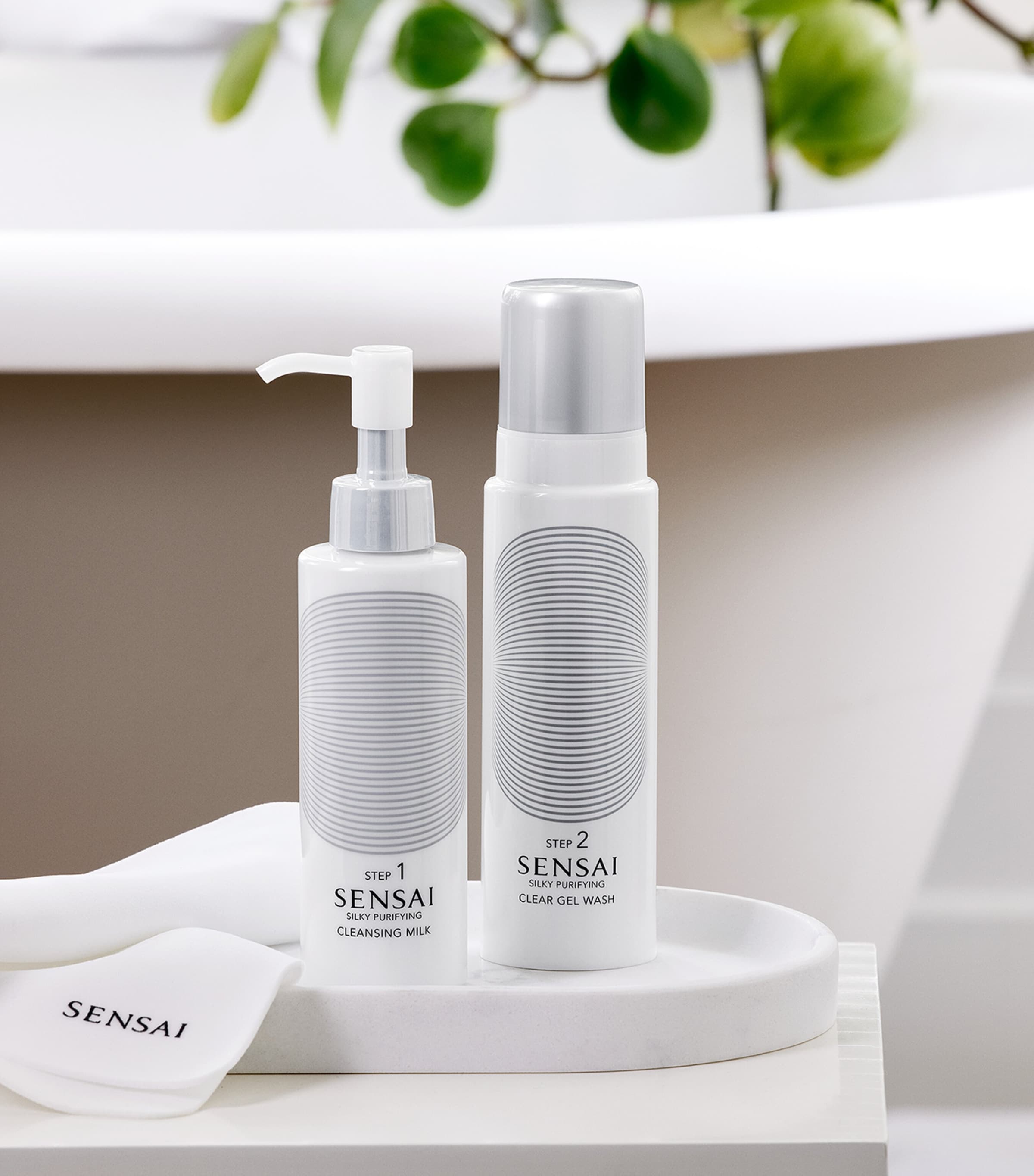 Silky Purifying Clear Gel Wash (145ml) NO COLOUR Image 5