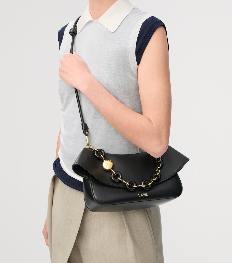 Medium Leather Ola Shoulder Bag BLACK Image 11