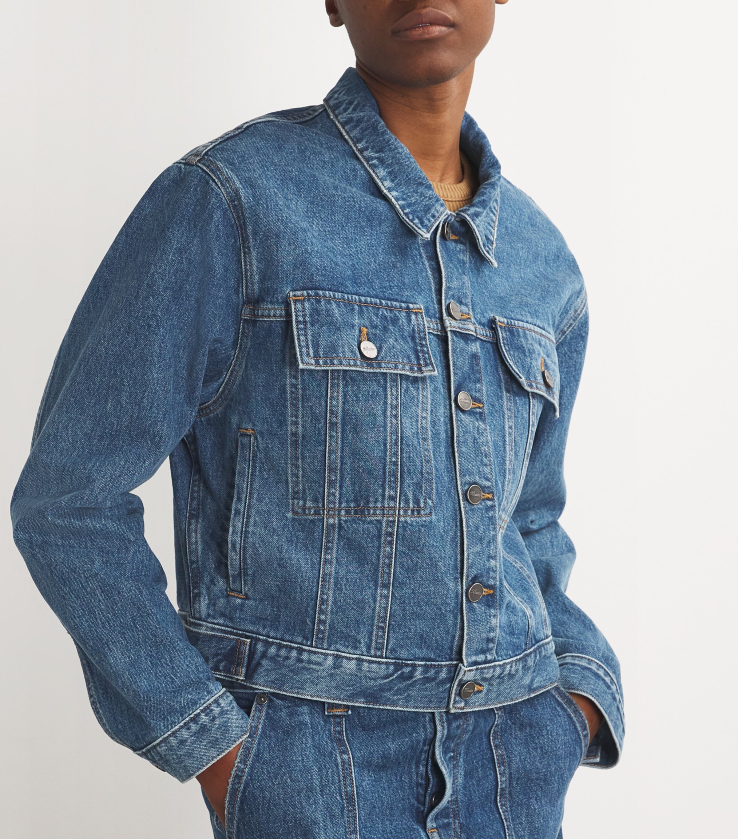 【関税込み】KHAITE ブルー Saunder デニムジャケット Khaite Saunder Denim Jacket | Harrods US