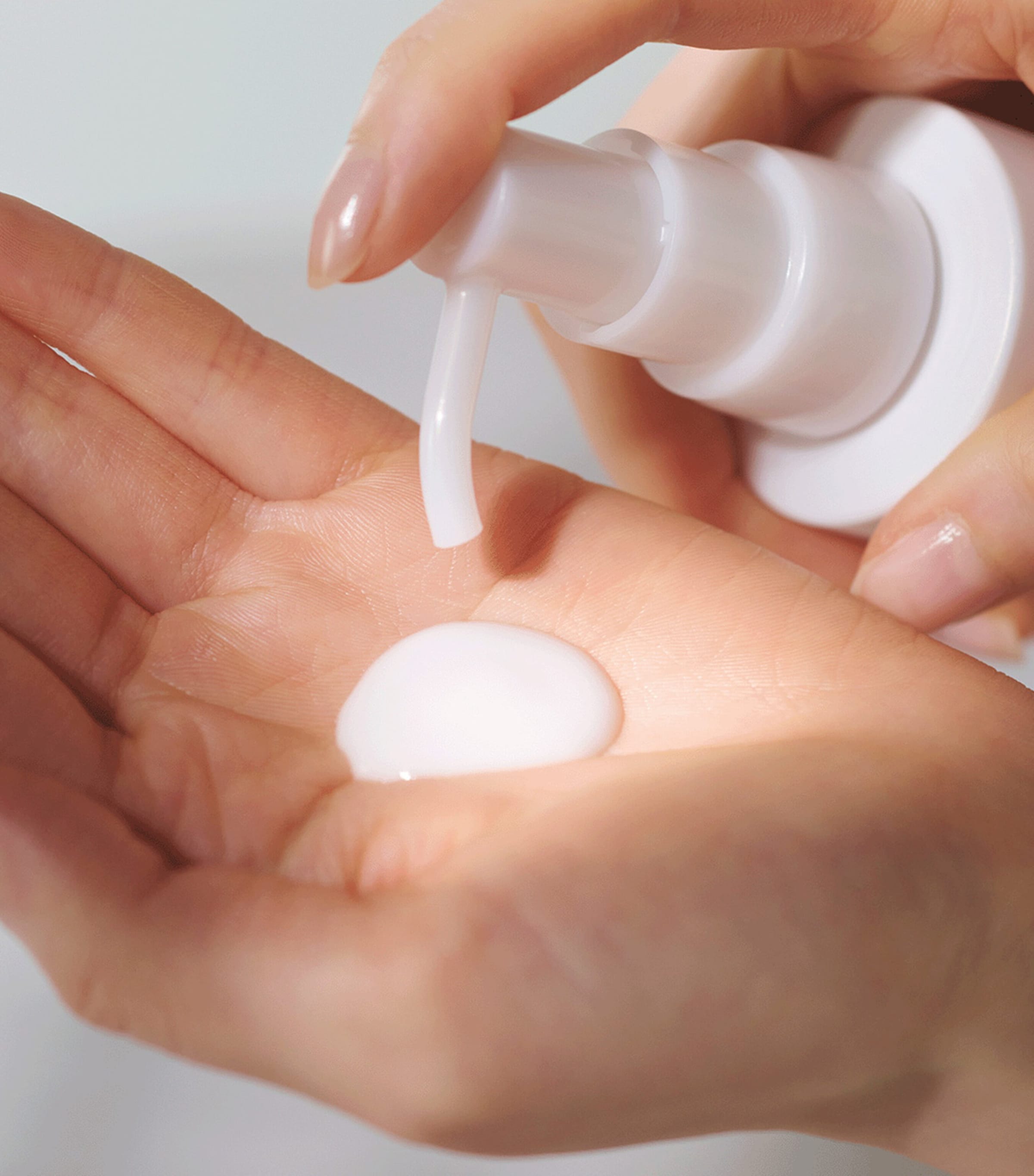 Absolute Silk Cleansing Milk (150ml) NO COLOUR Image 3