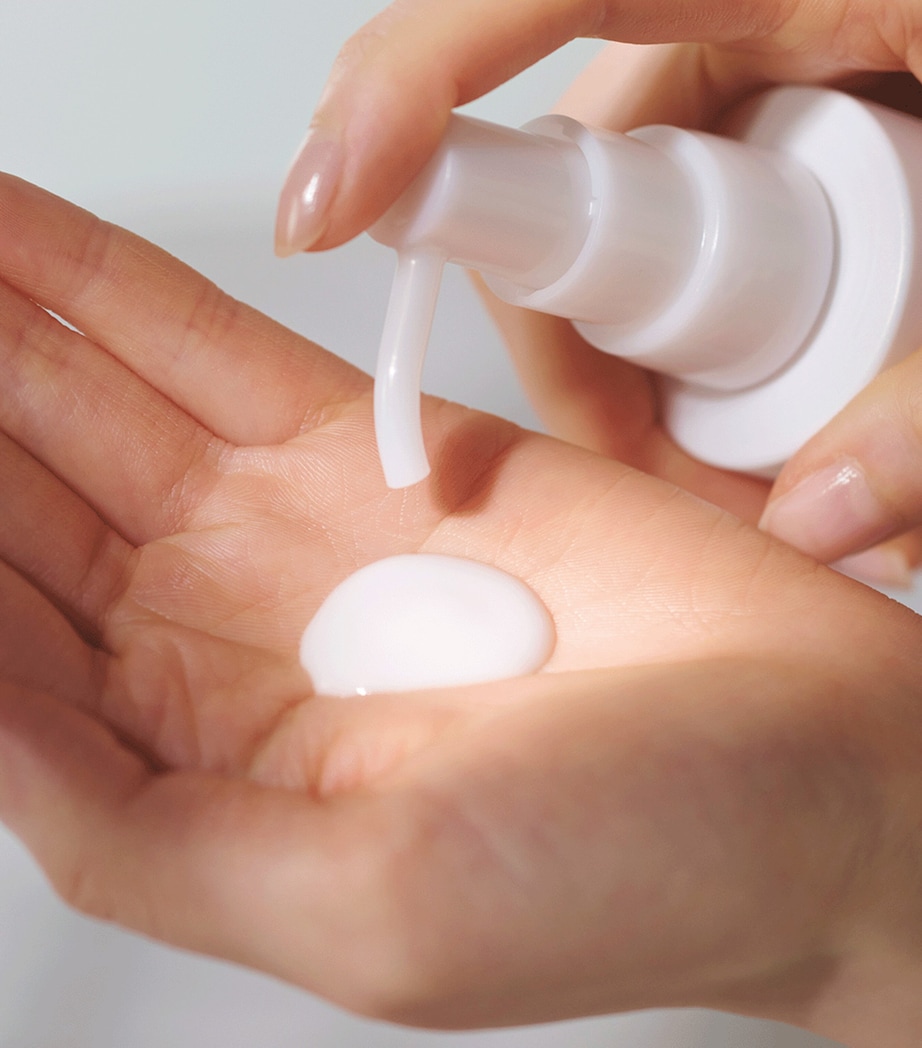 Absolute Silk Cleansing Milk (150ml) NO COLOUR Image 3