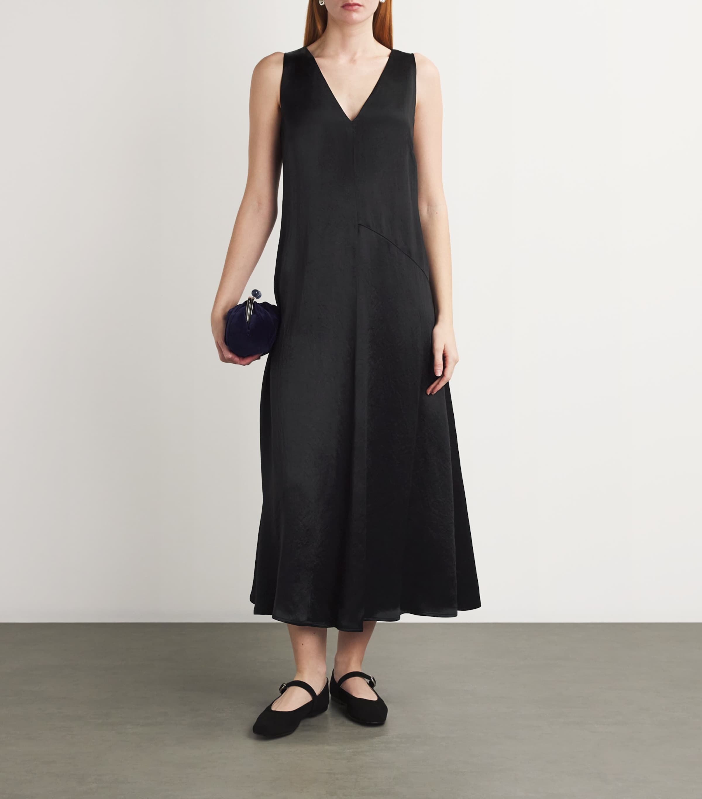 オールインワン・サロペット Max Mara Black Midi Dress With Flattering V-Neckline Weekend Max Mara V-Neck Midi Dress | Harrods CA