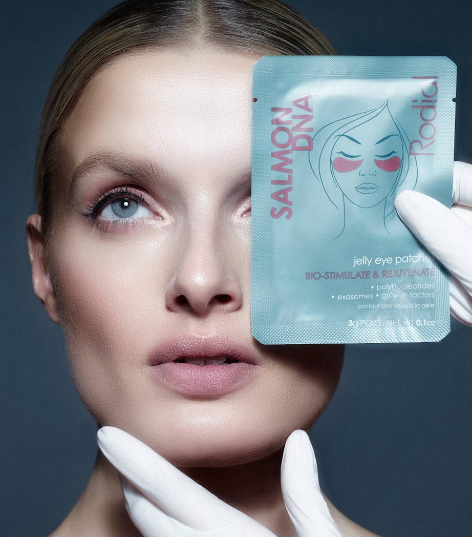 Rodial Salmon DNA Jelly Eye Patches (Pack of 4) Image 4