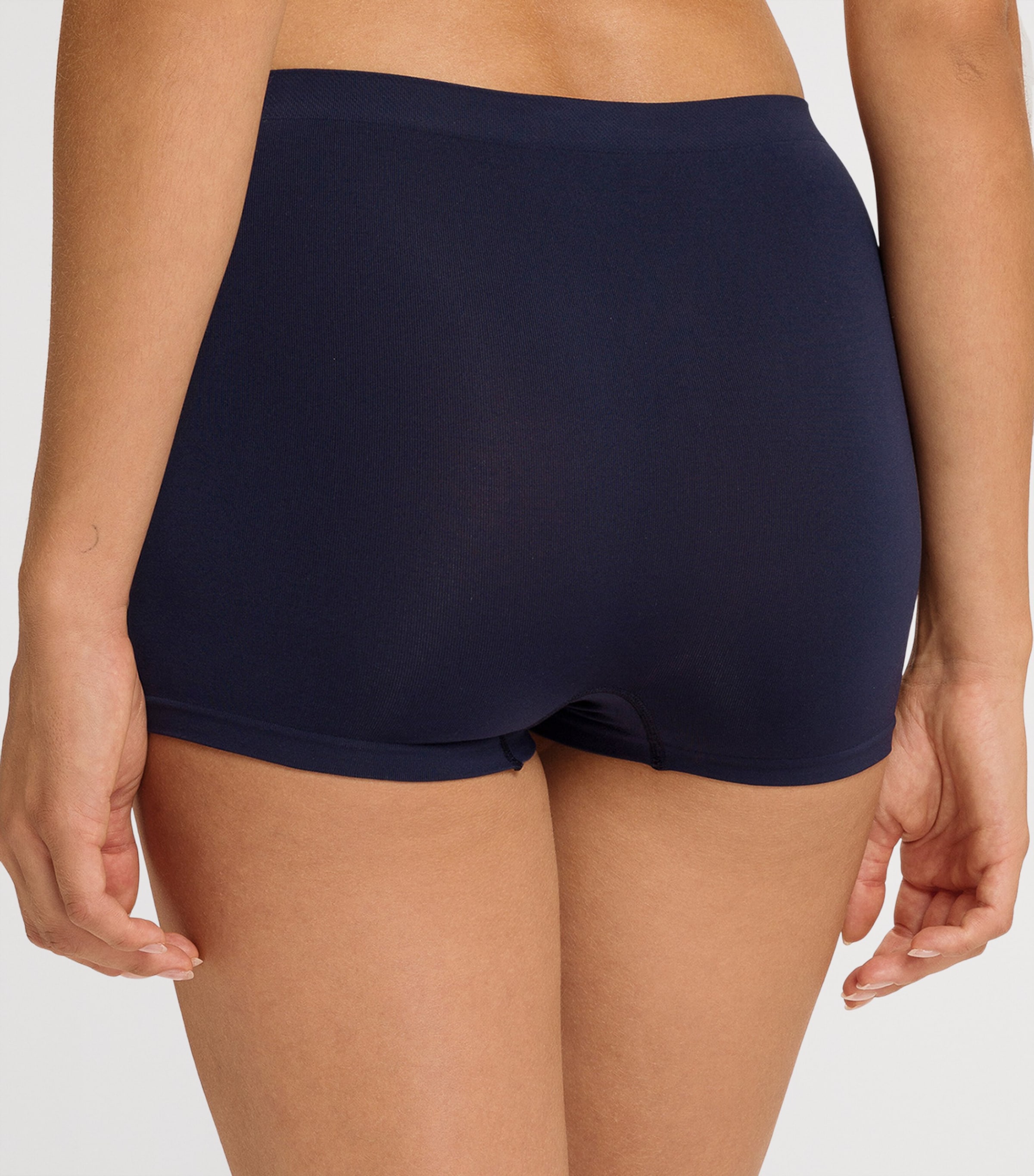 Hanro Womens Touch Feeling Boy Shorts Image 5