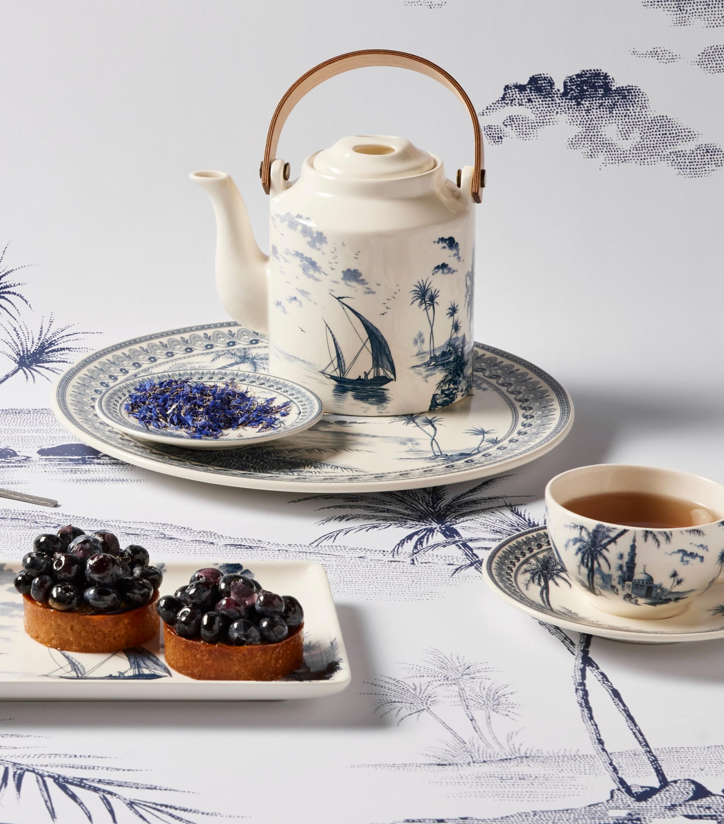 Ceramic Dépareillé Teacup and Saucer BLUE Image 4