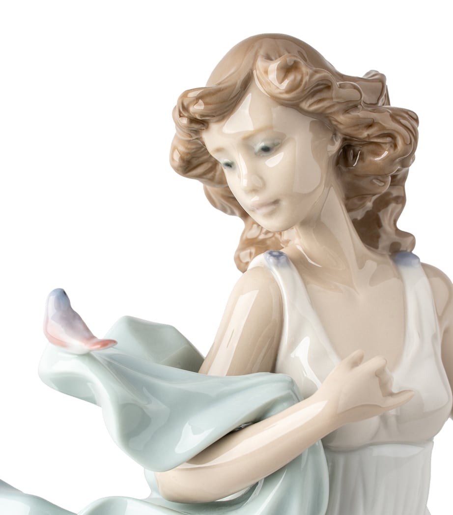 Lladró Summer Serenade Figurine Image 6