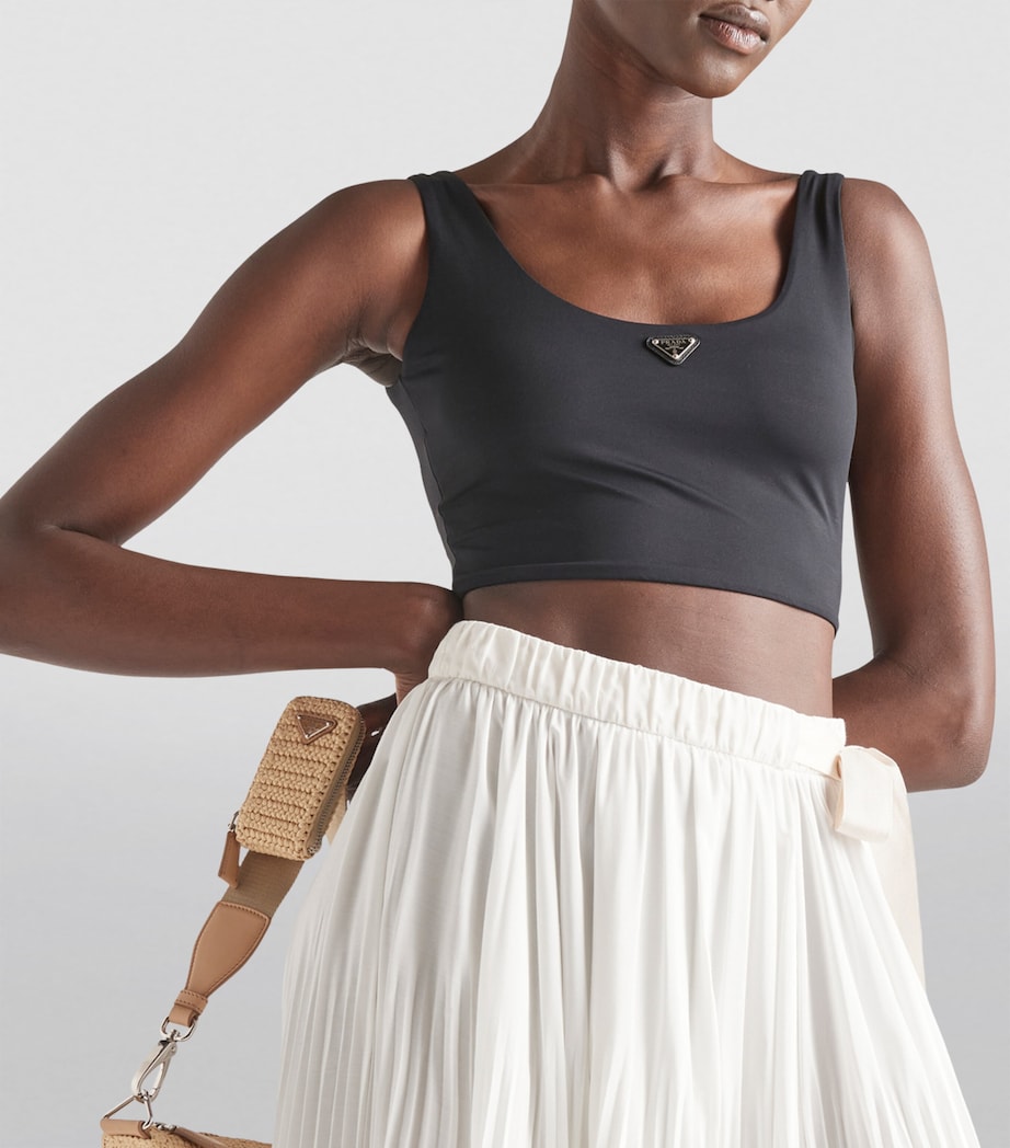 Sleeveless Triangle Crop Top F0002 Image 3