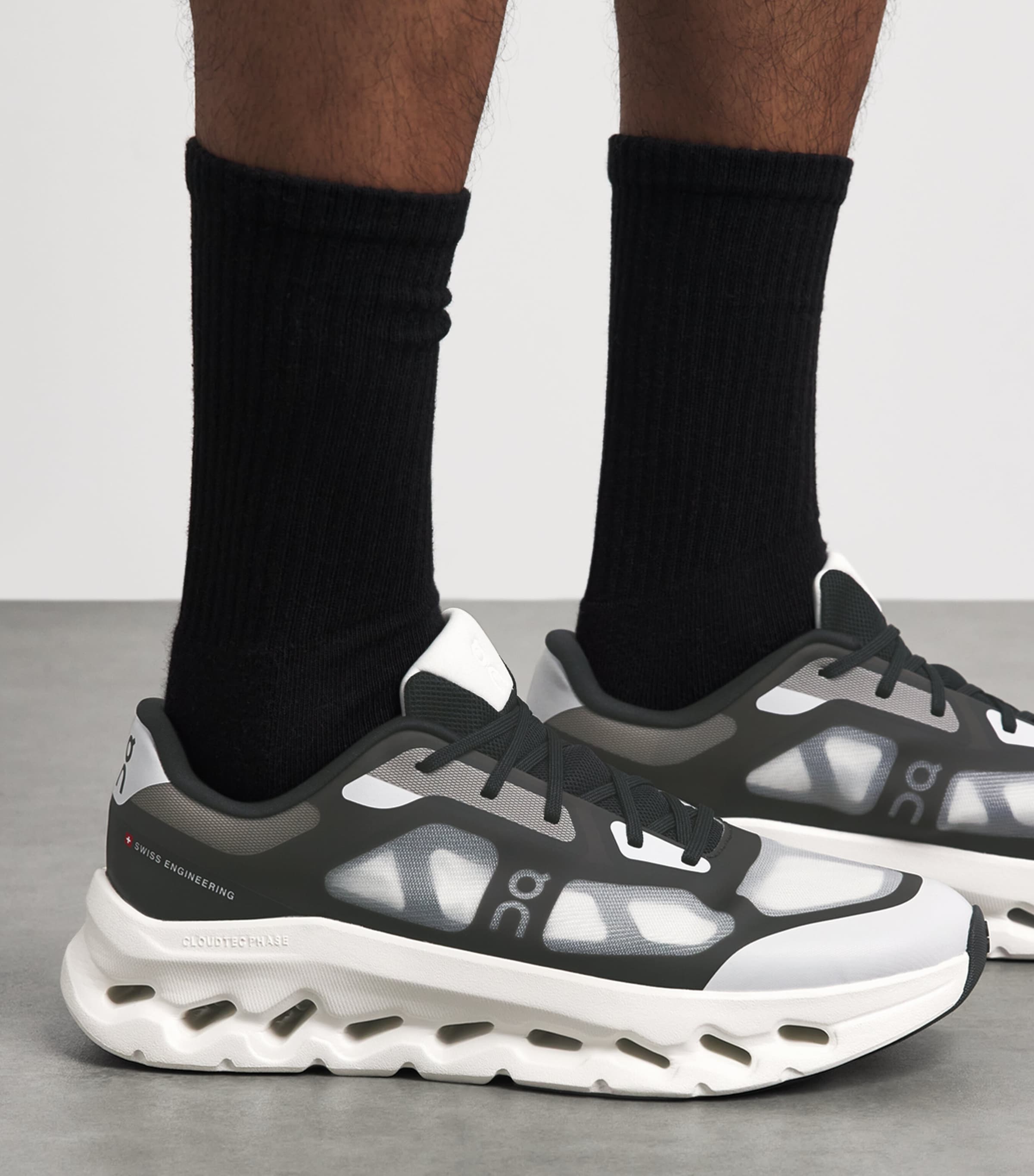 On Mens Cloudtilt Remix Trainers Black | Ivory Image 2
