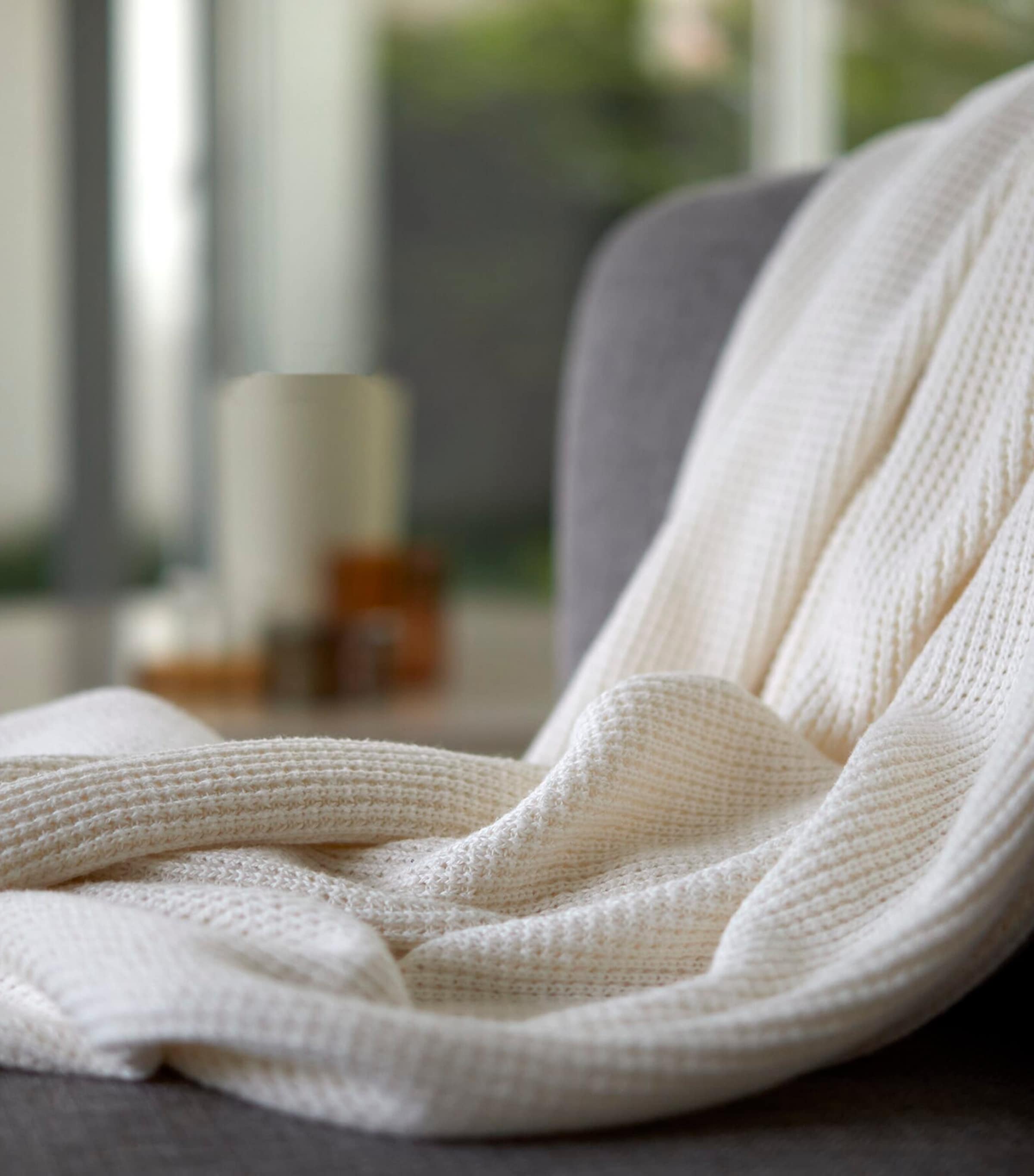 Cotton-Cashmere Knitted Elemento Throw (130cm x 170cm) CREAM Image 2