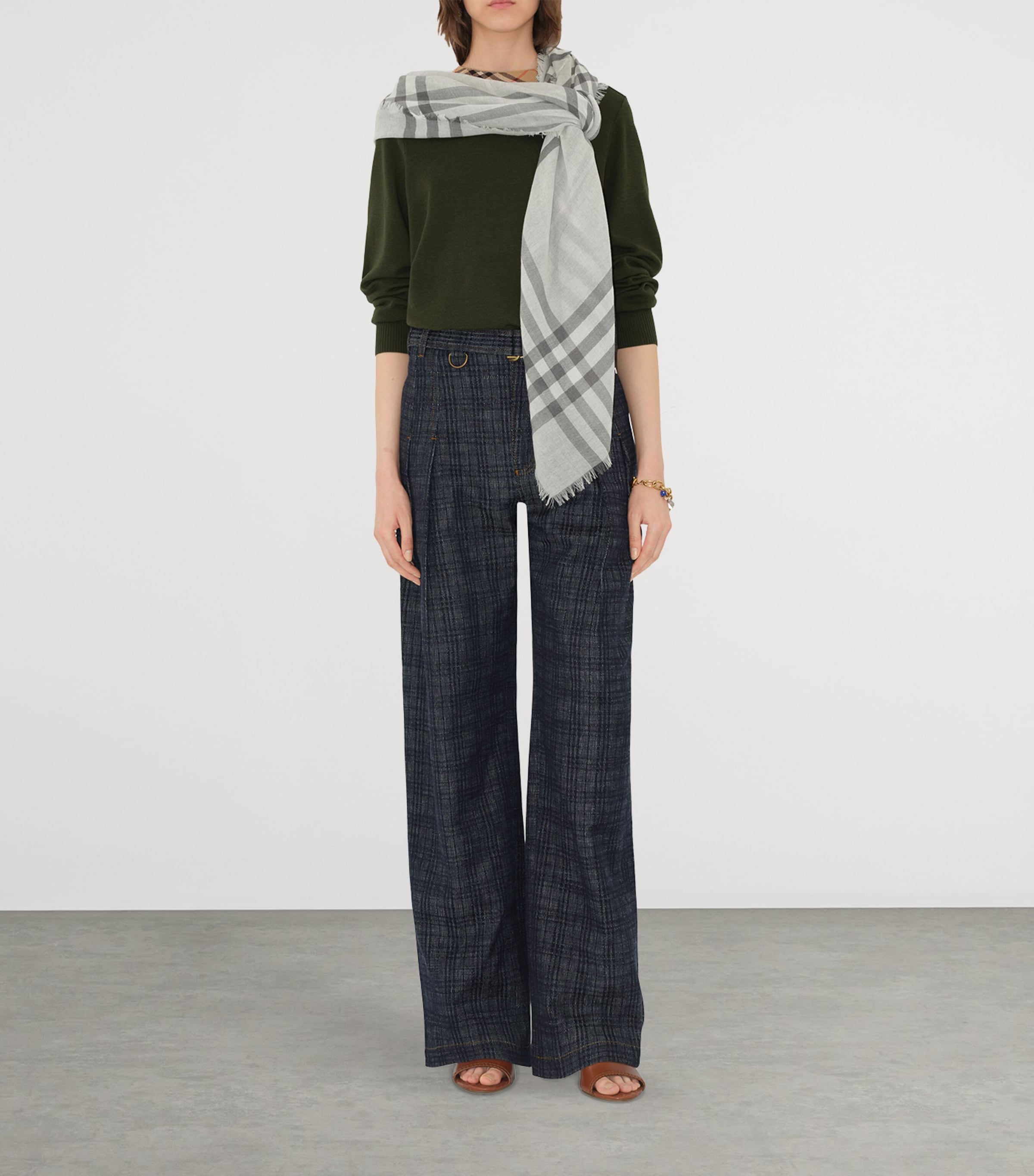 Wool Wide Check Scarf MITTEN GREY Image 2