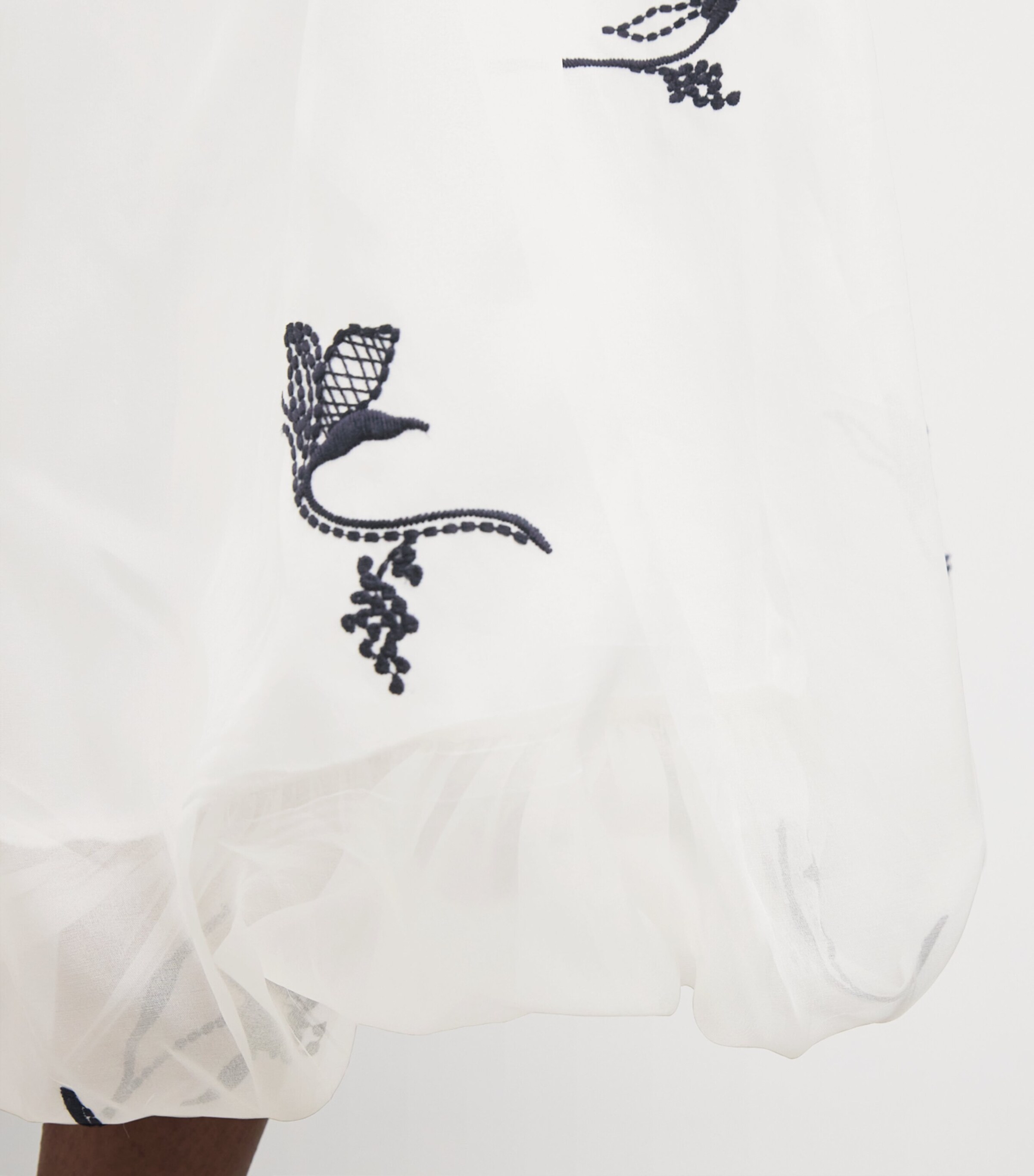Cinq A Sept Womens Silk Embroidered Ellah Midi Skirt Ivory/navy Image 6