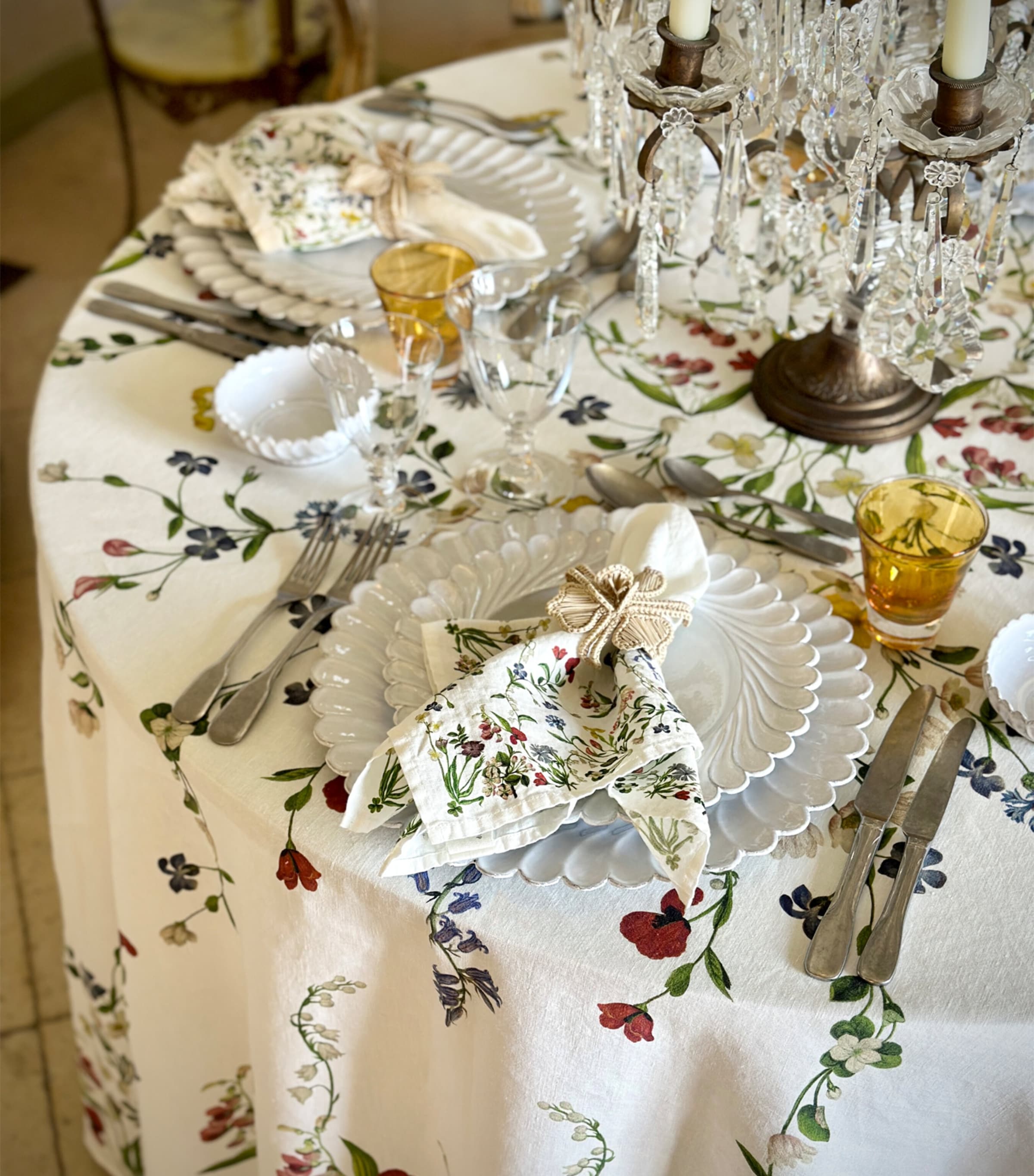 Summerill & Bishop Linen Botanical Wildflower Tablecloth (260cm) White Image 5
