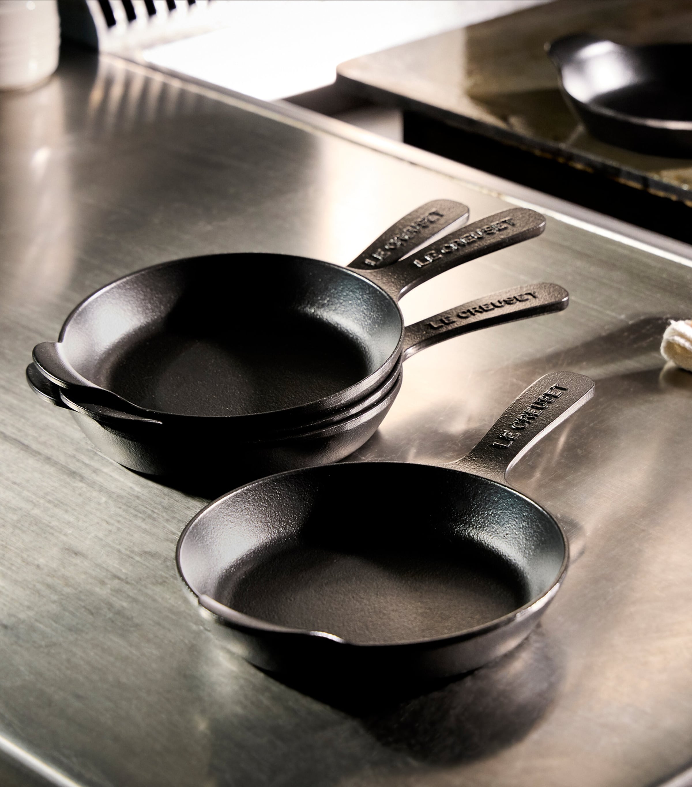 Set of 4 Cast Iron Gourmand Mini Skillets (16cm) NO COLOUR Image 6
