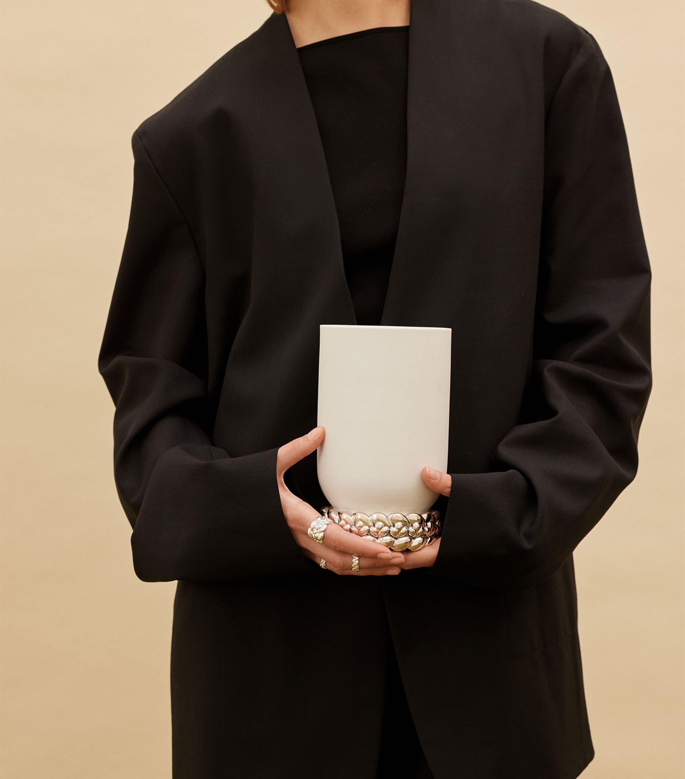 Porcelain Babylone Vase (19cm) WHITE Image 4